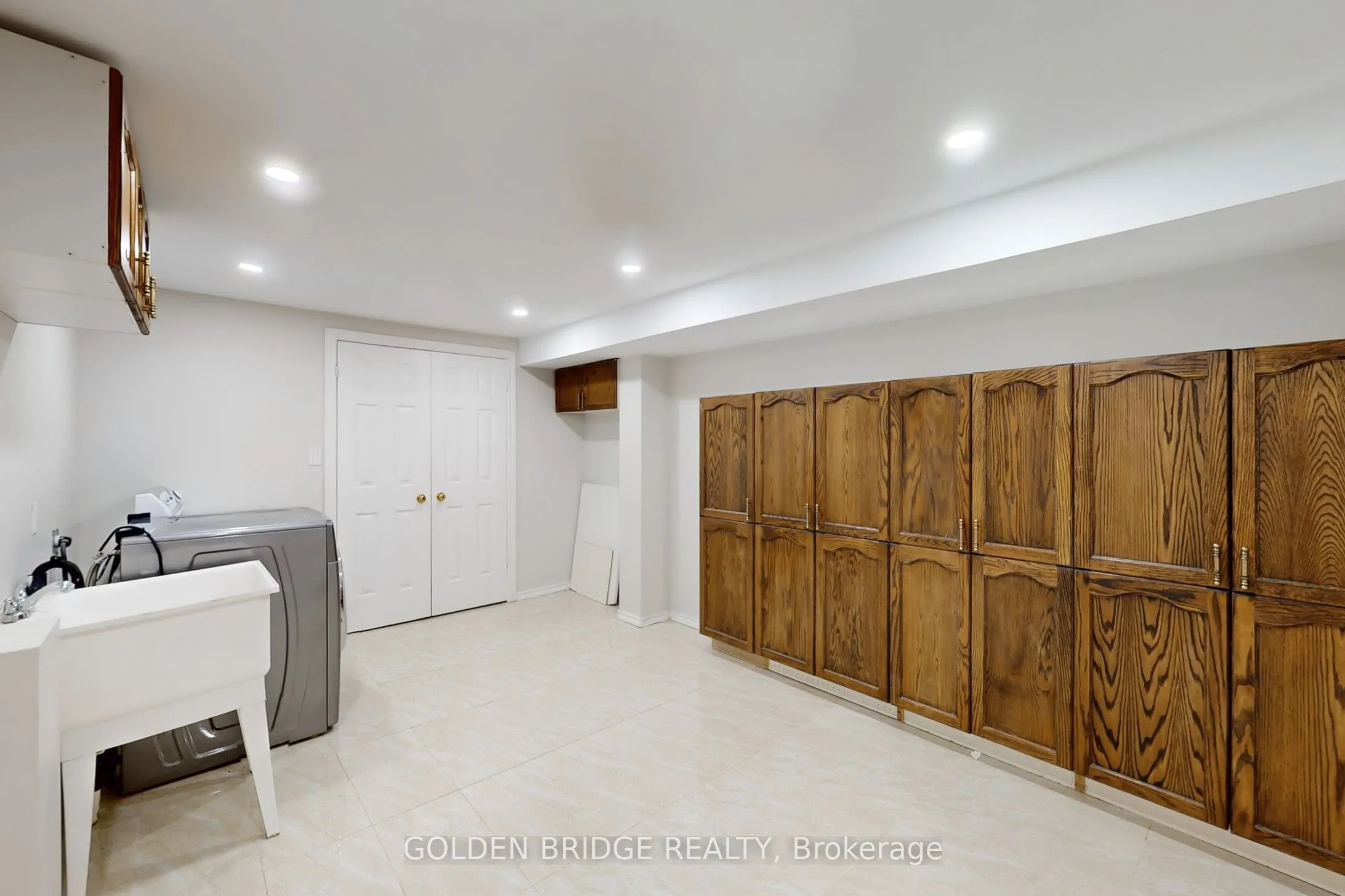158 Worthington Avenue