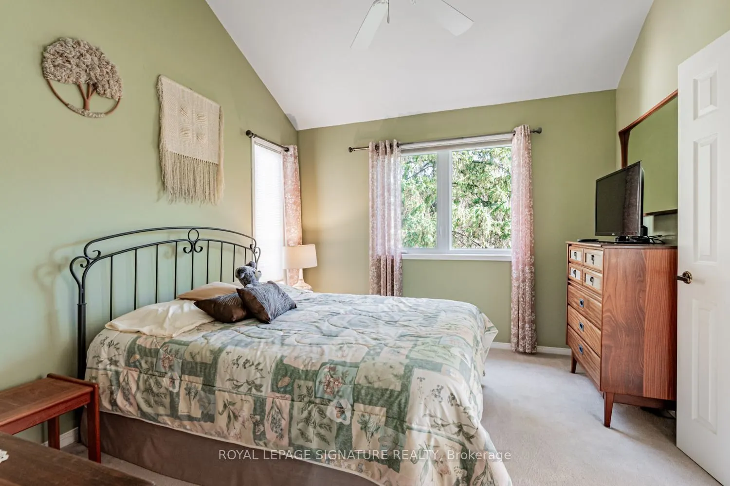 25 Riverview Road, #18