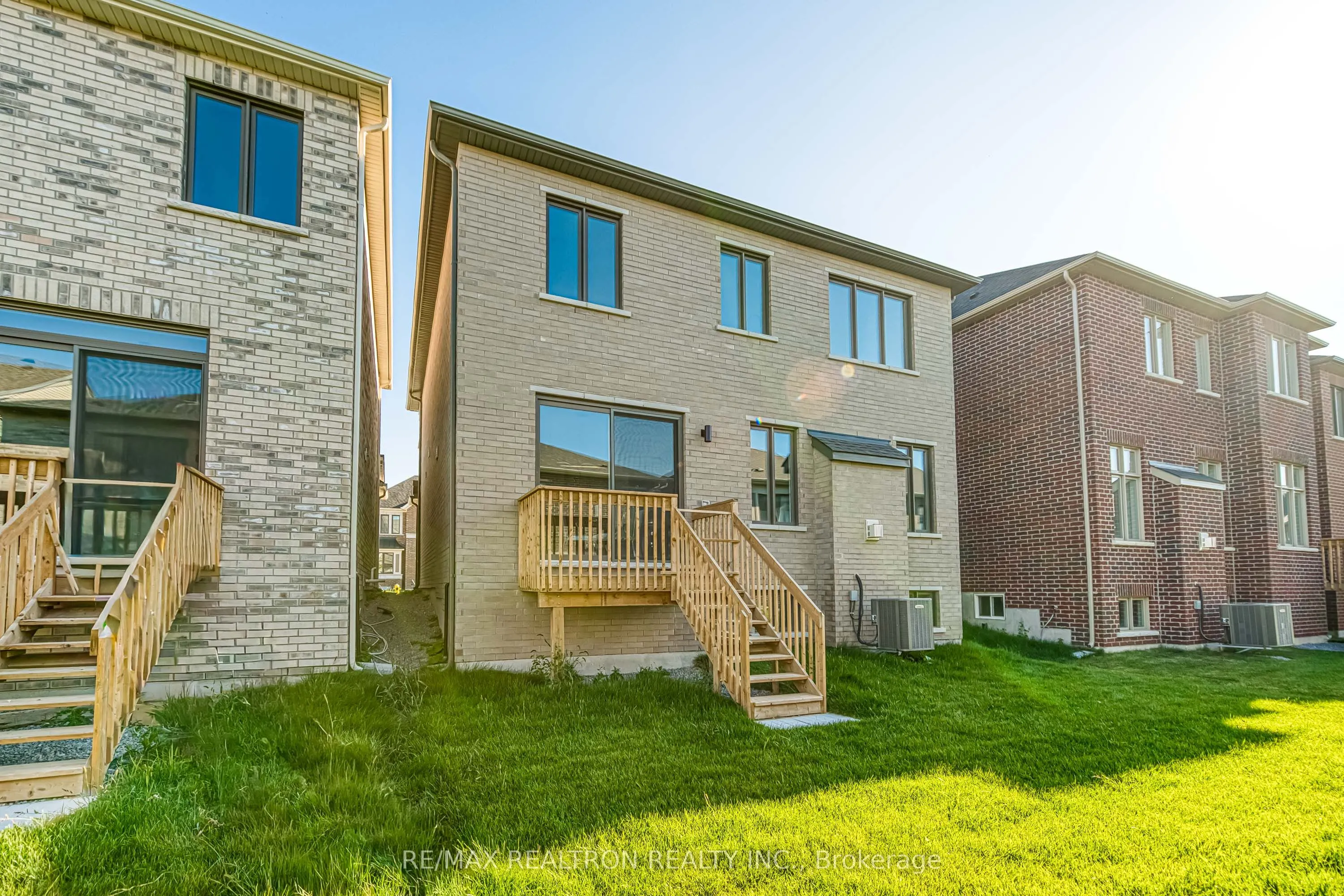 63 Greenridge Crescent