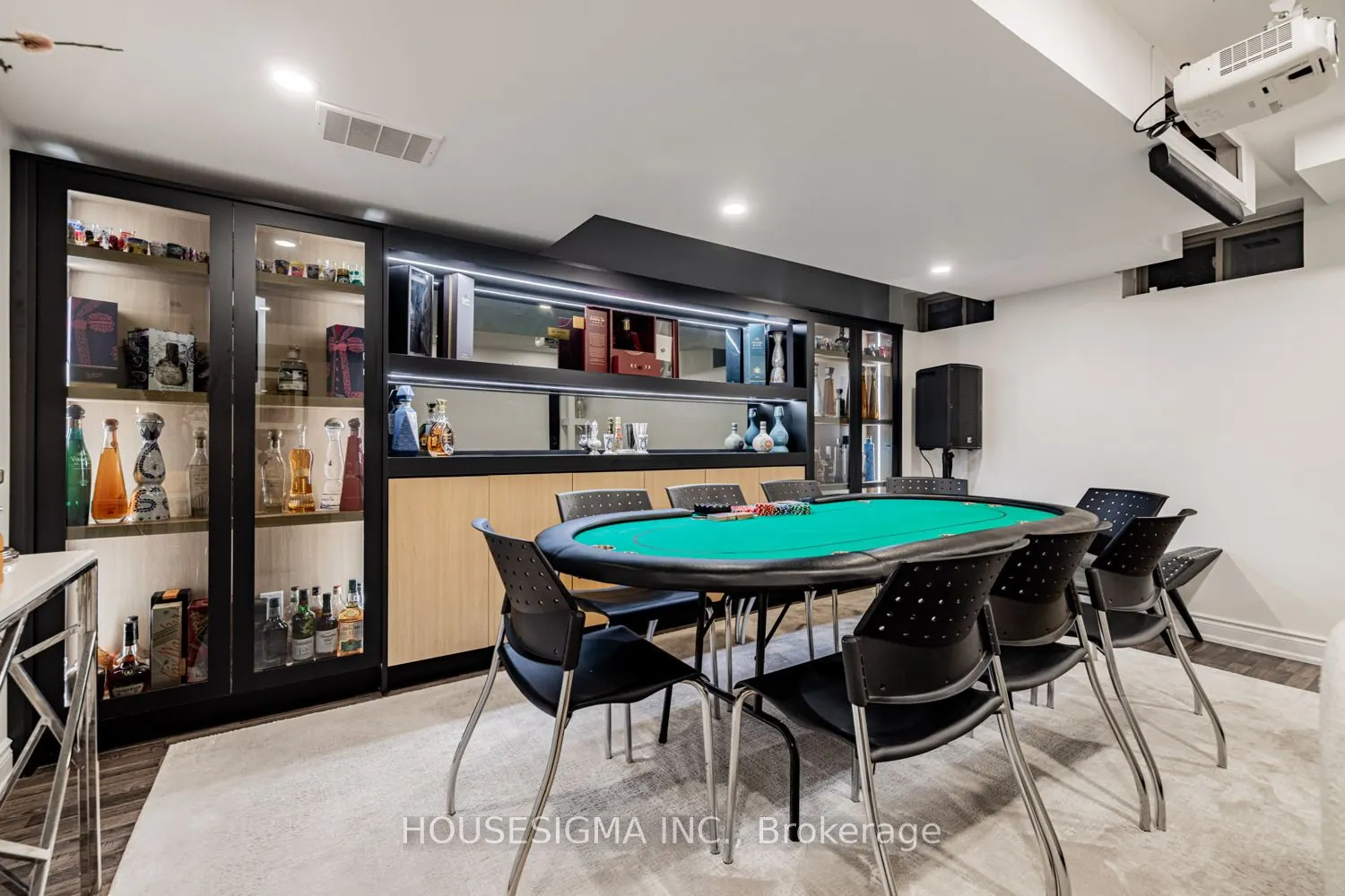 46 Vedette Way