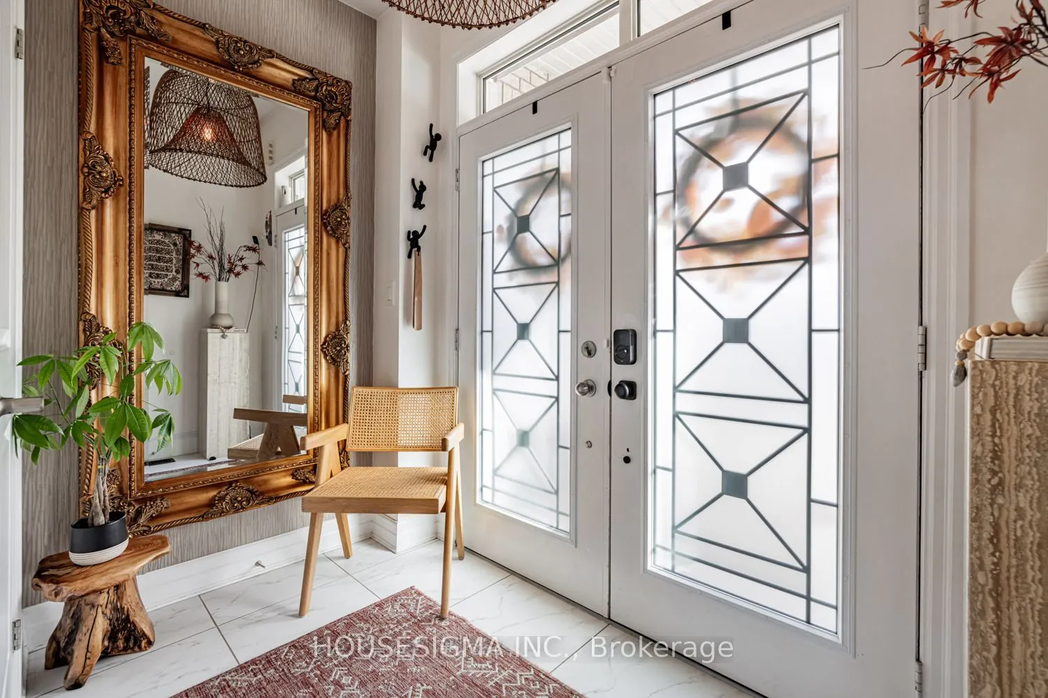 46 Vedette Way