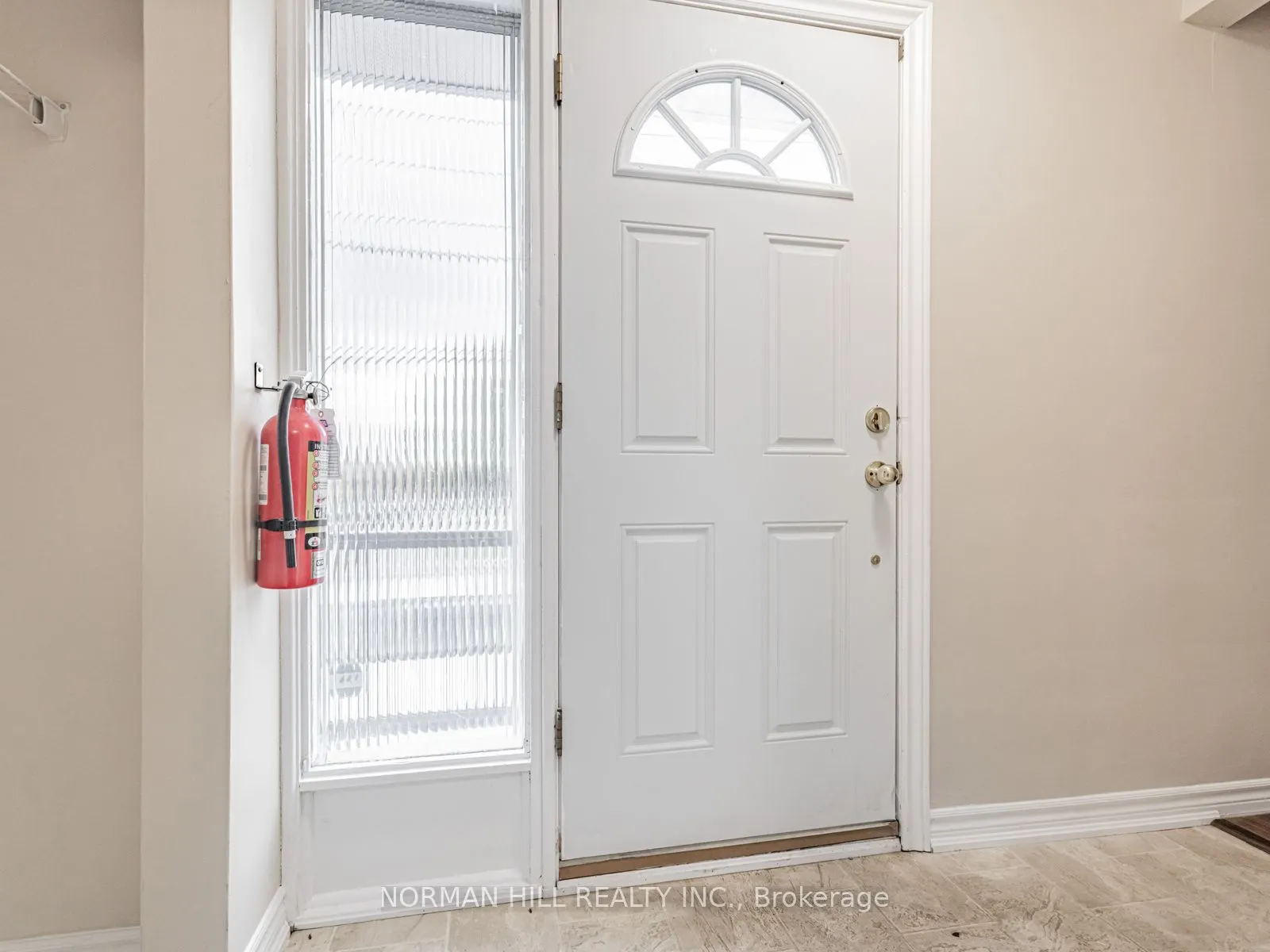 41 Newbury Drive, #Main Floor