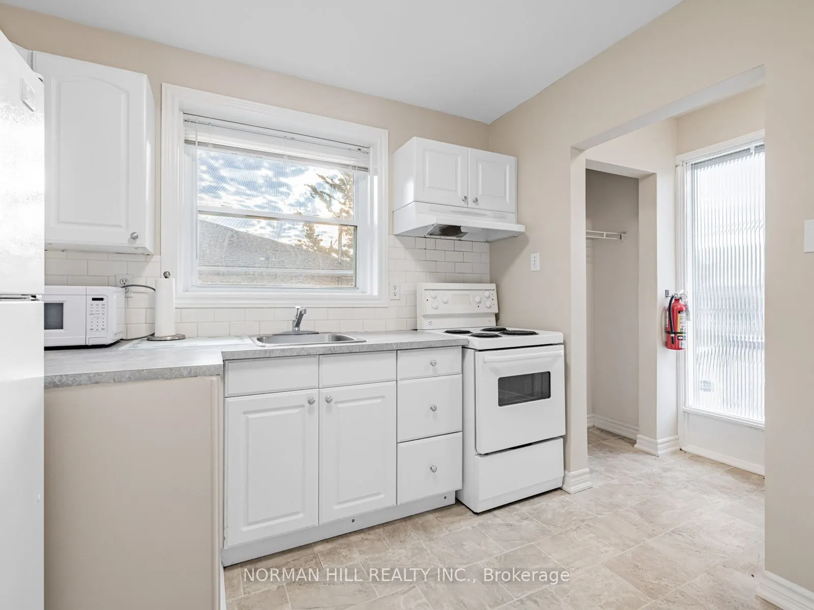 41 Newbury Drive, #Main Floor