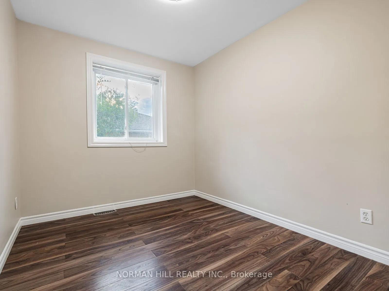 41 Newbury Drive, #Main Floor