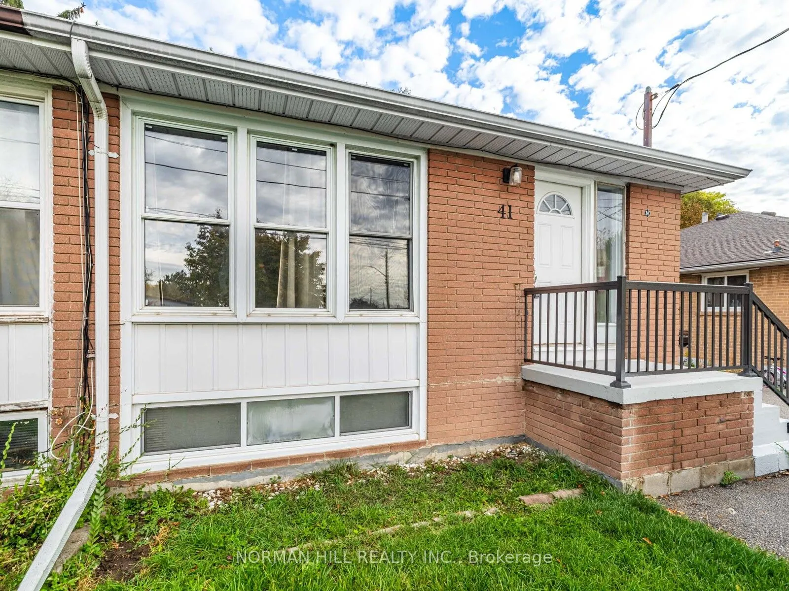 41 Newbury Drive, #Main Floor