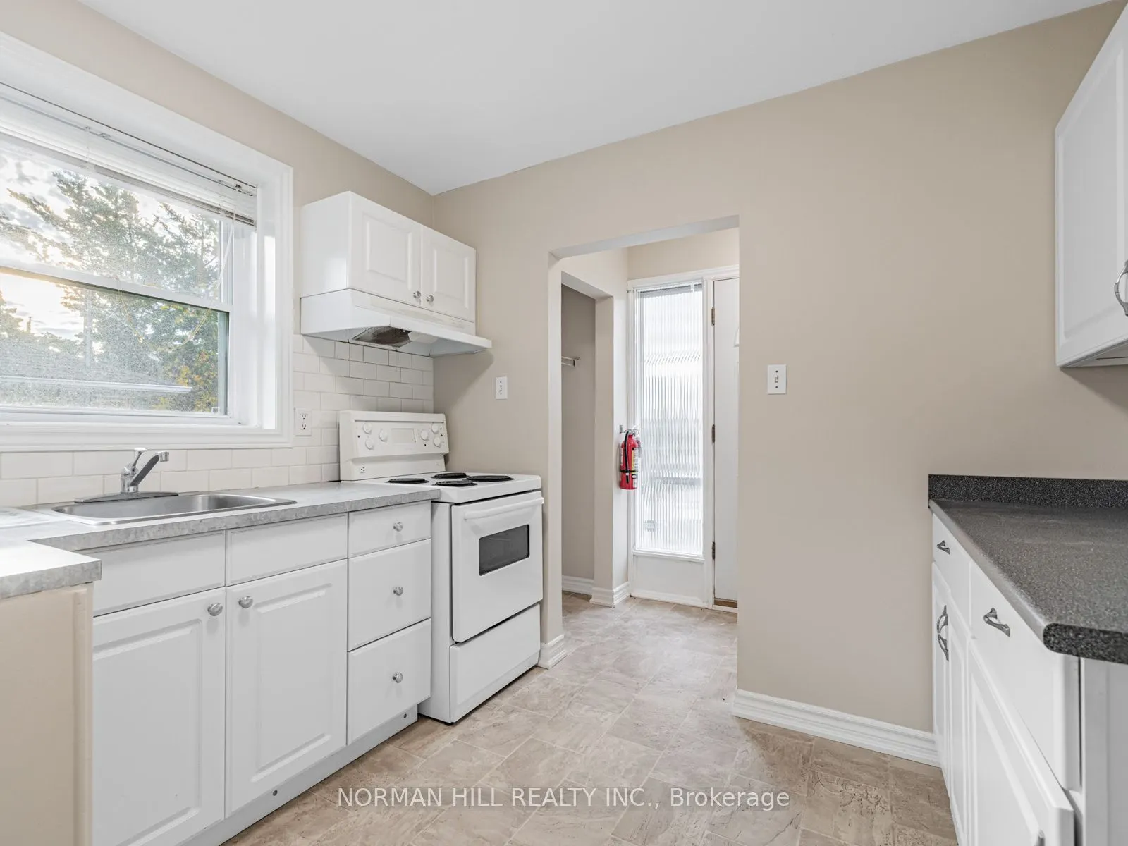41 Newbury Drive, #Main Floor