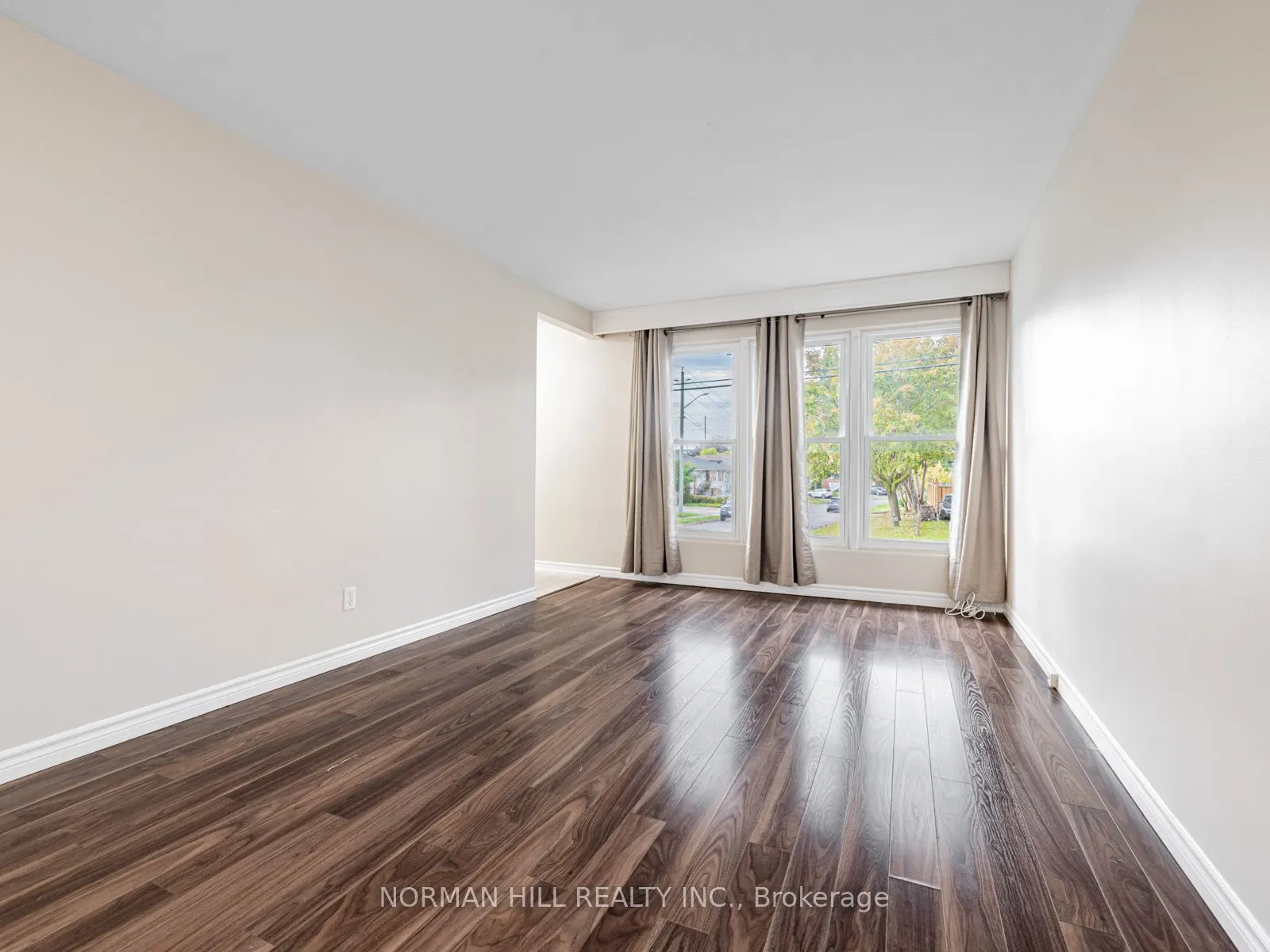 41 Newbury Drive, #Main Floor