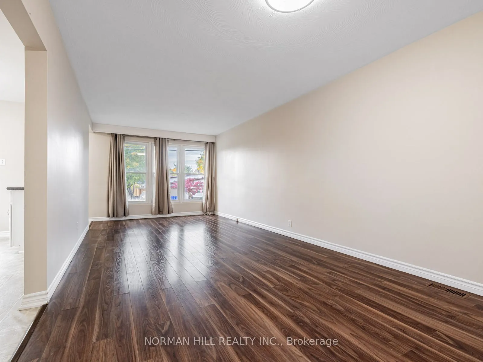 41 Newbury Drive, #Main Floor
