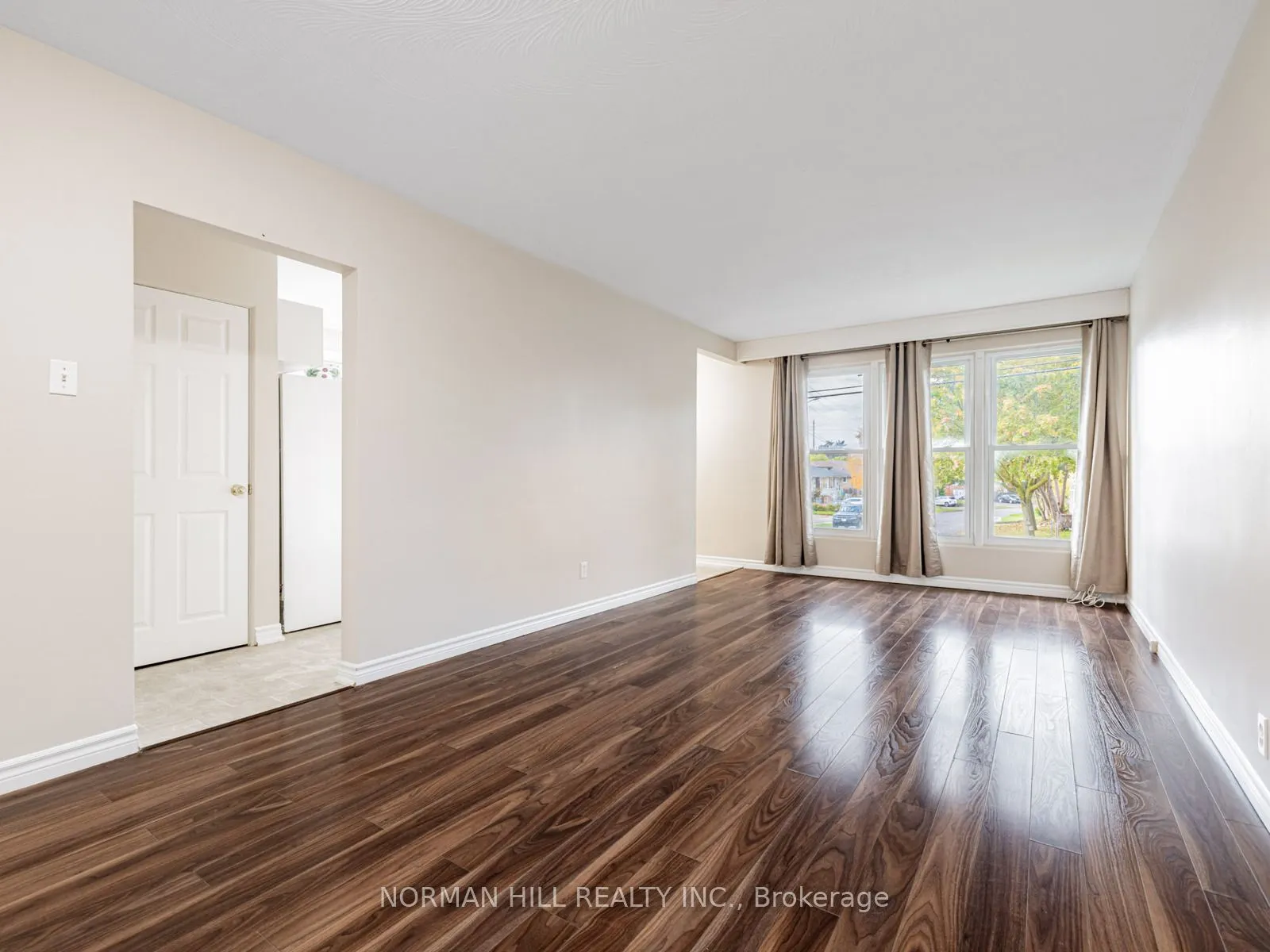 41 Newbury Drive, #Main Floor