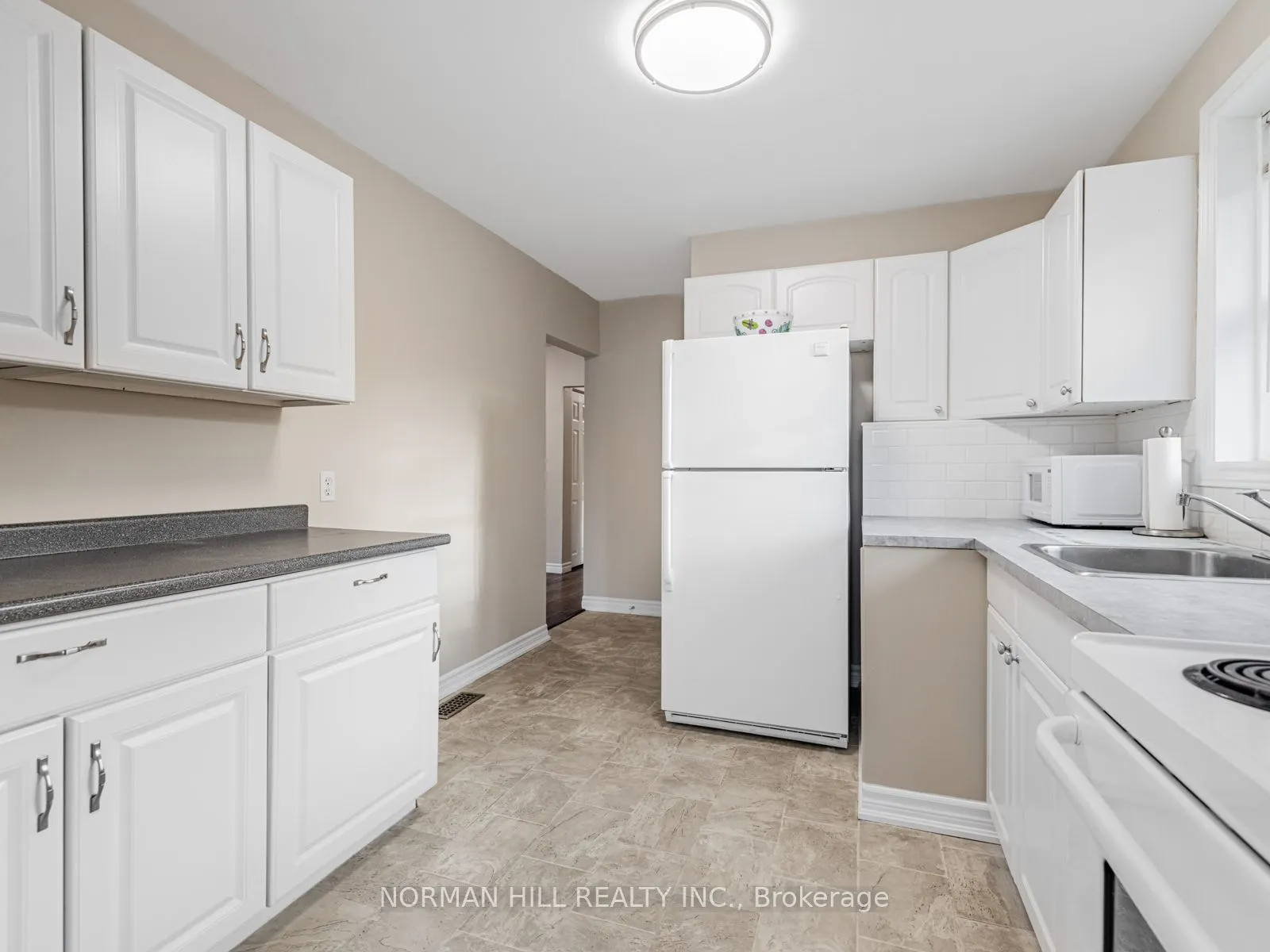 41 Newbury Drive, #Main Floor
