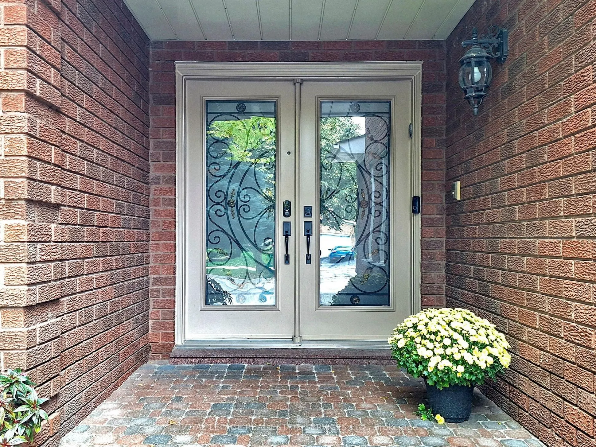 258 Westmount Boulevard