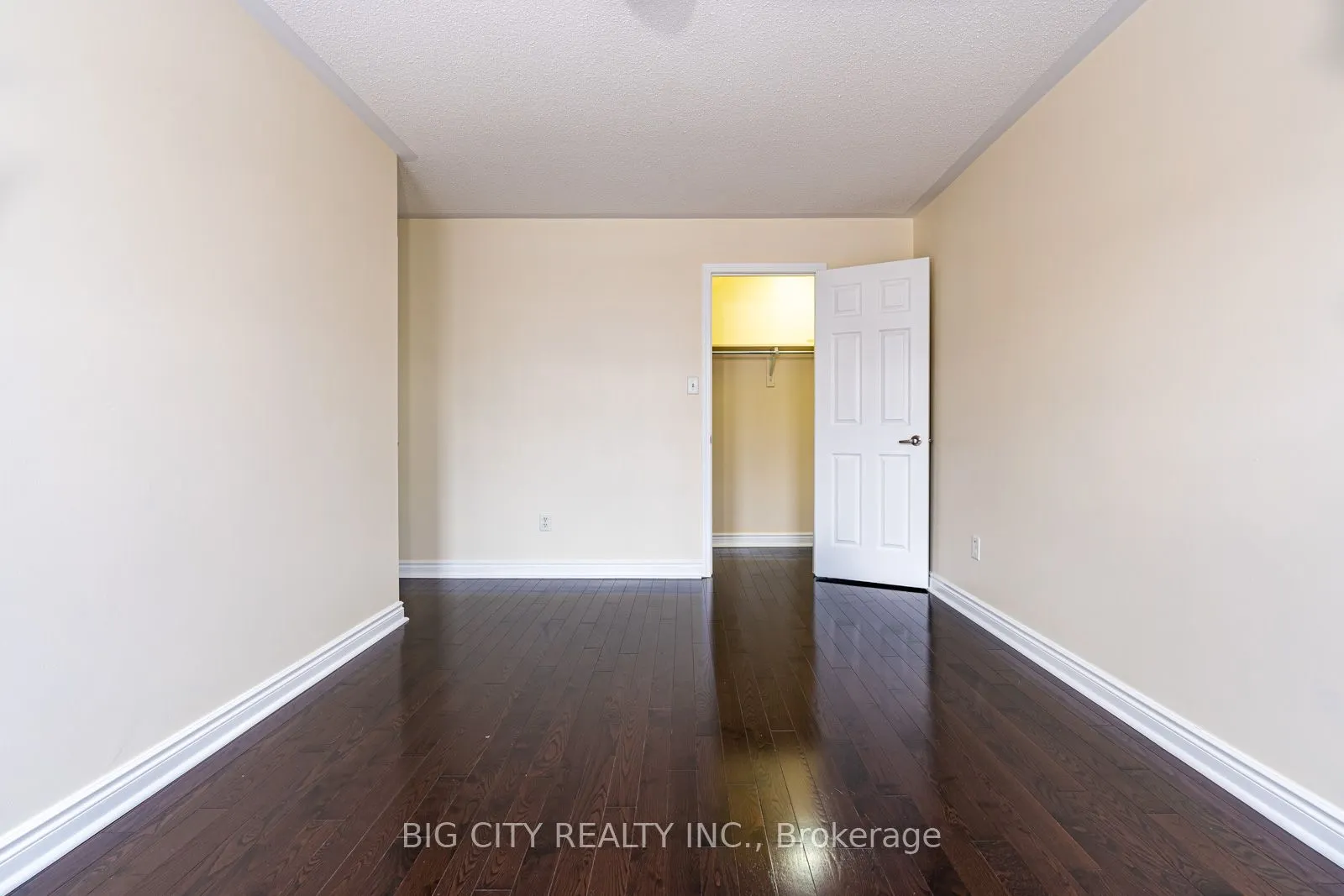 2756 Bur Oak Avenue, #1