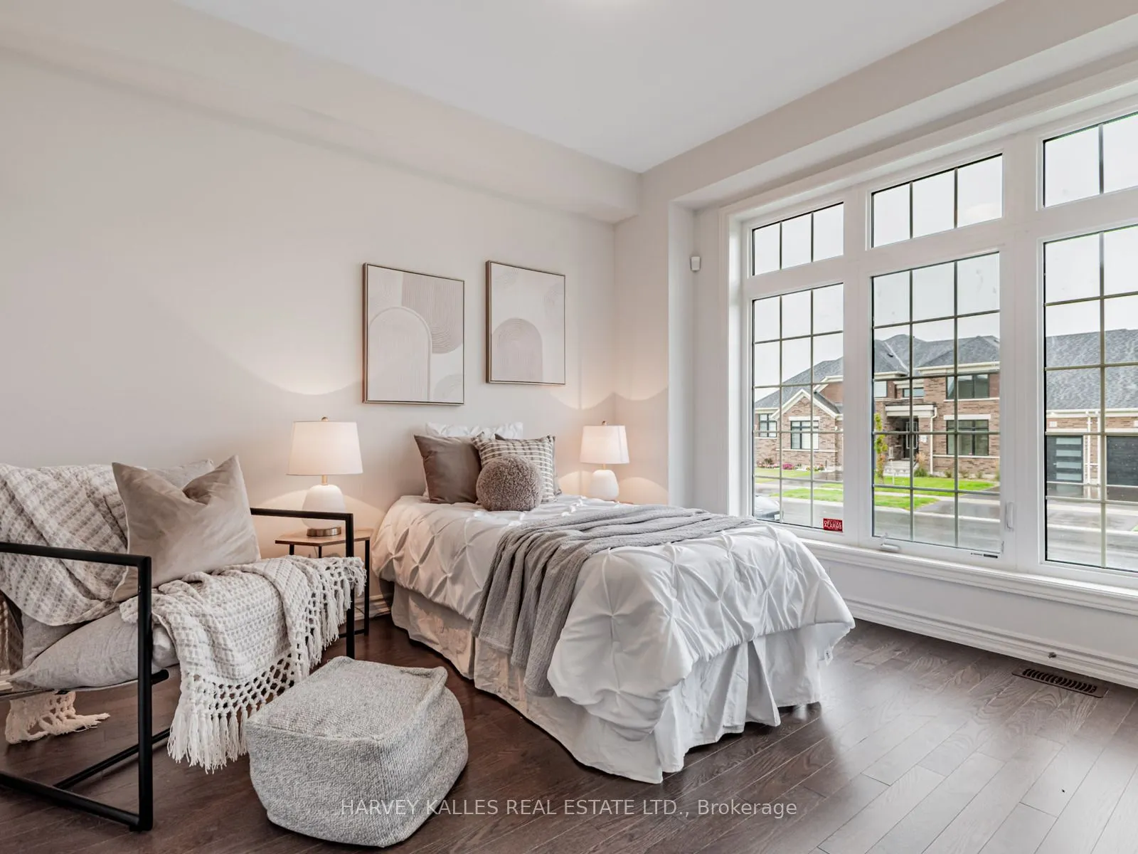 10 Bayberry Drive N
