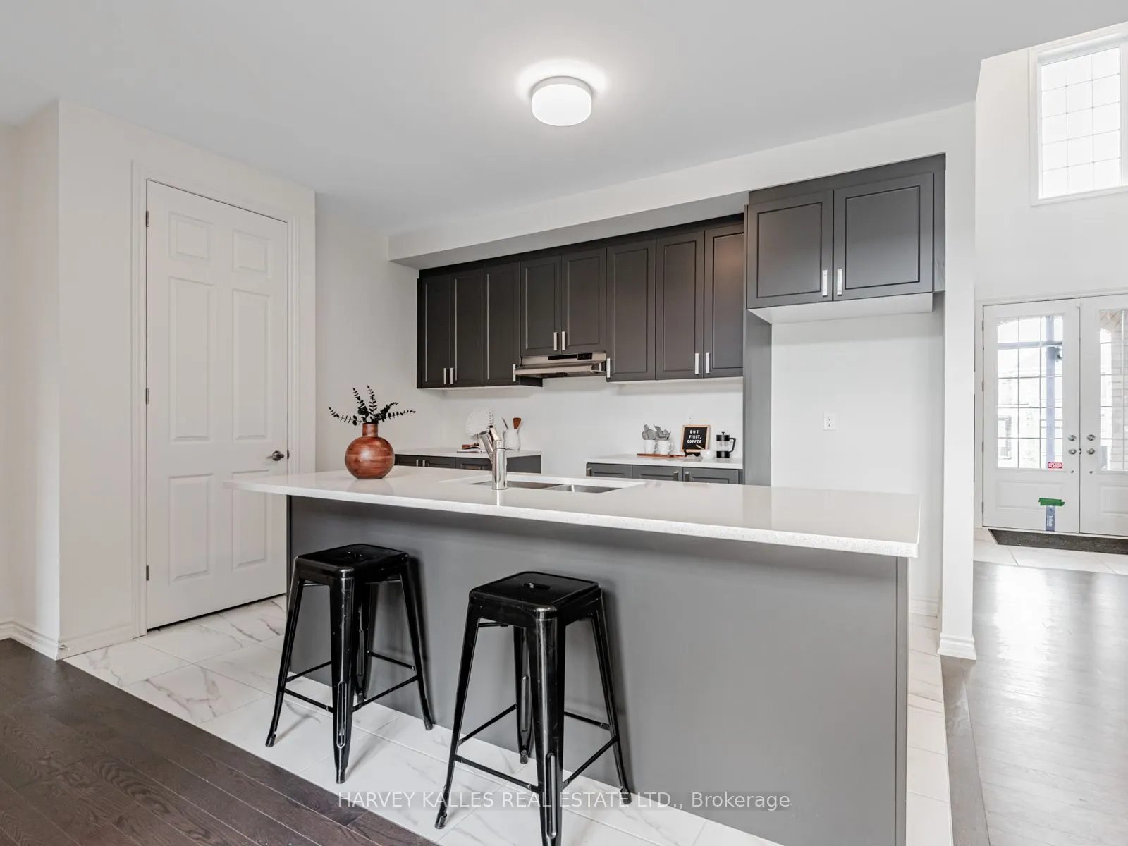 10 Bayberry Drive N