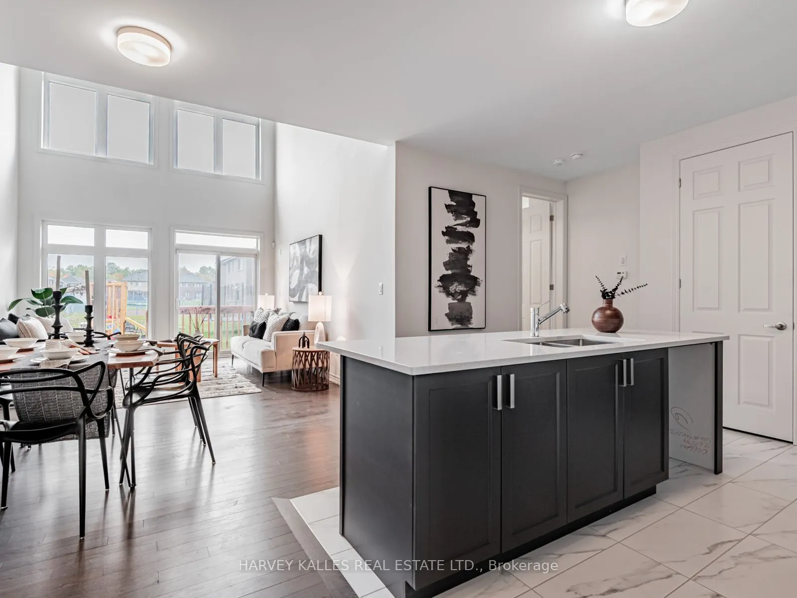 10 Bayberry Drive N