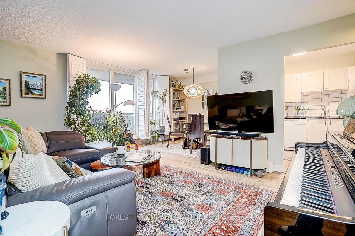 40 William Roe Boulevard, #706