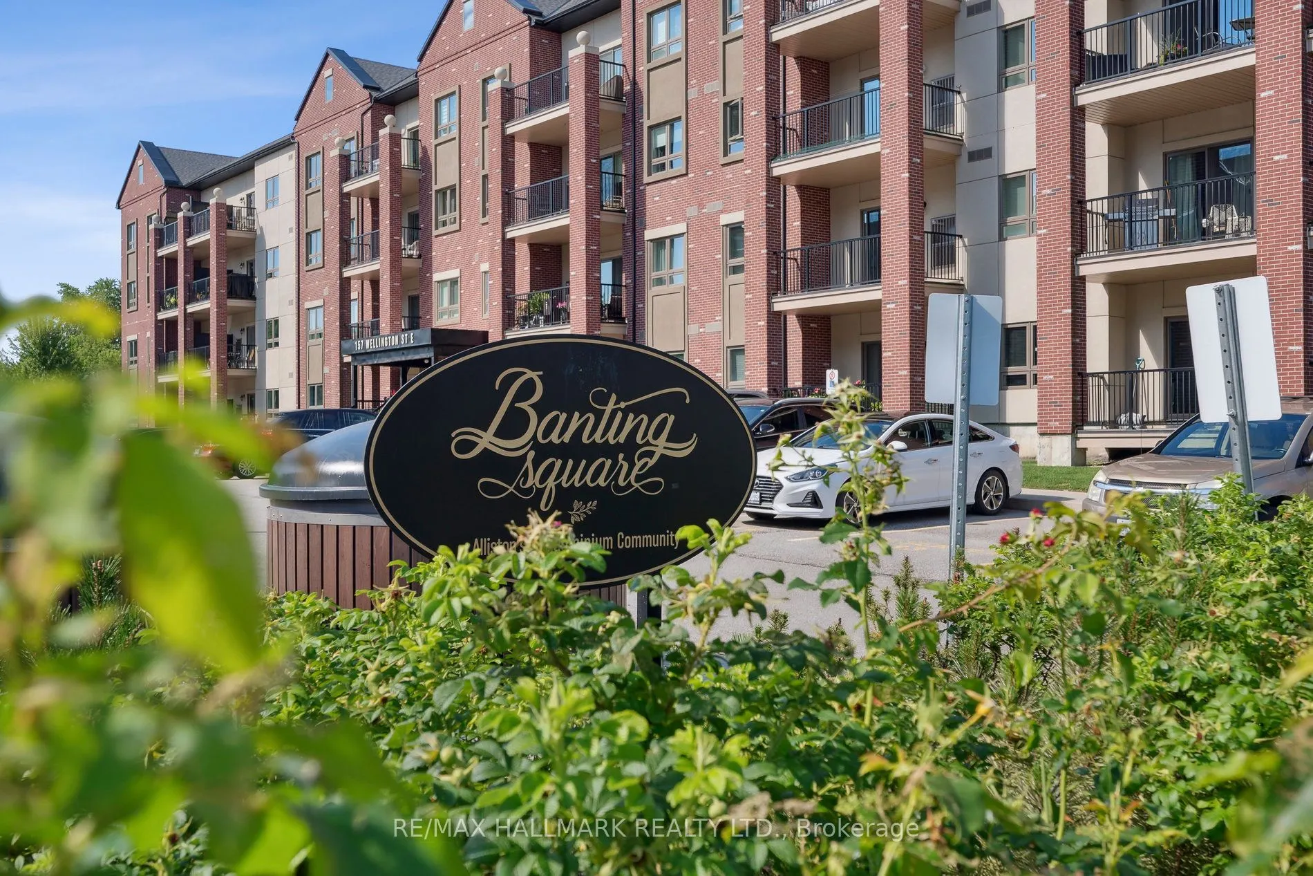 157 Wellington Street E, #304
