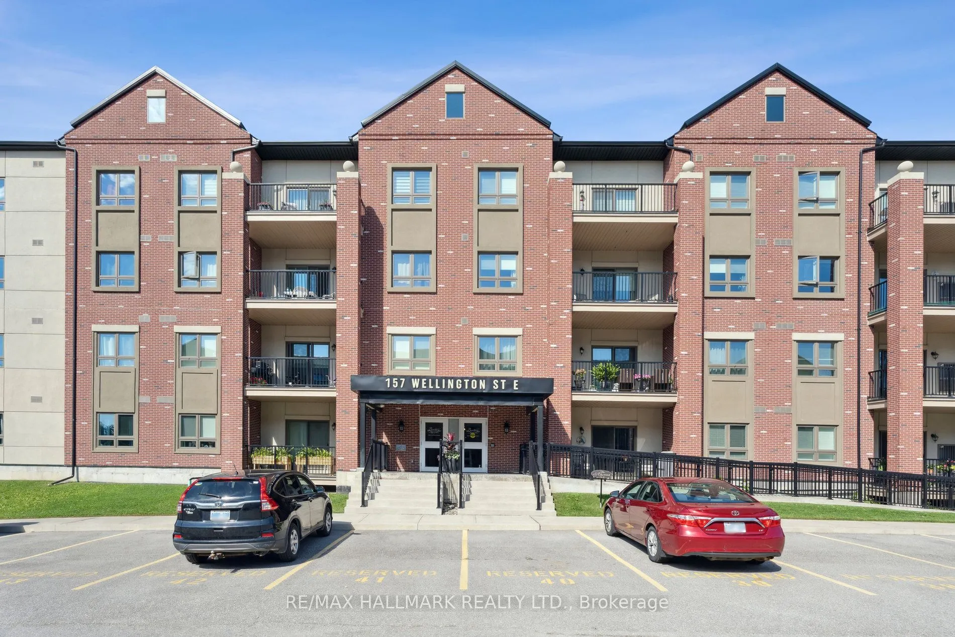 157 Wellington Street E, #304