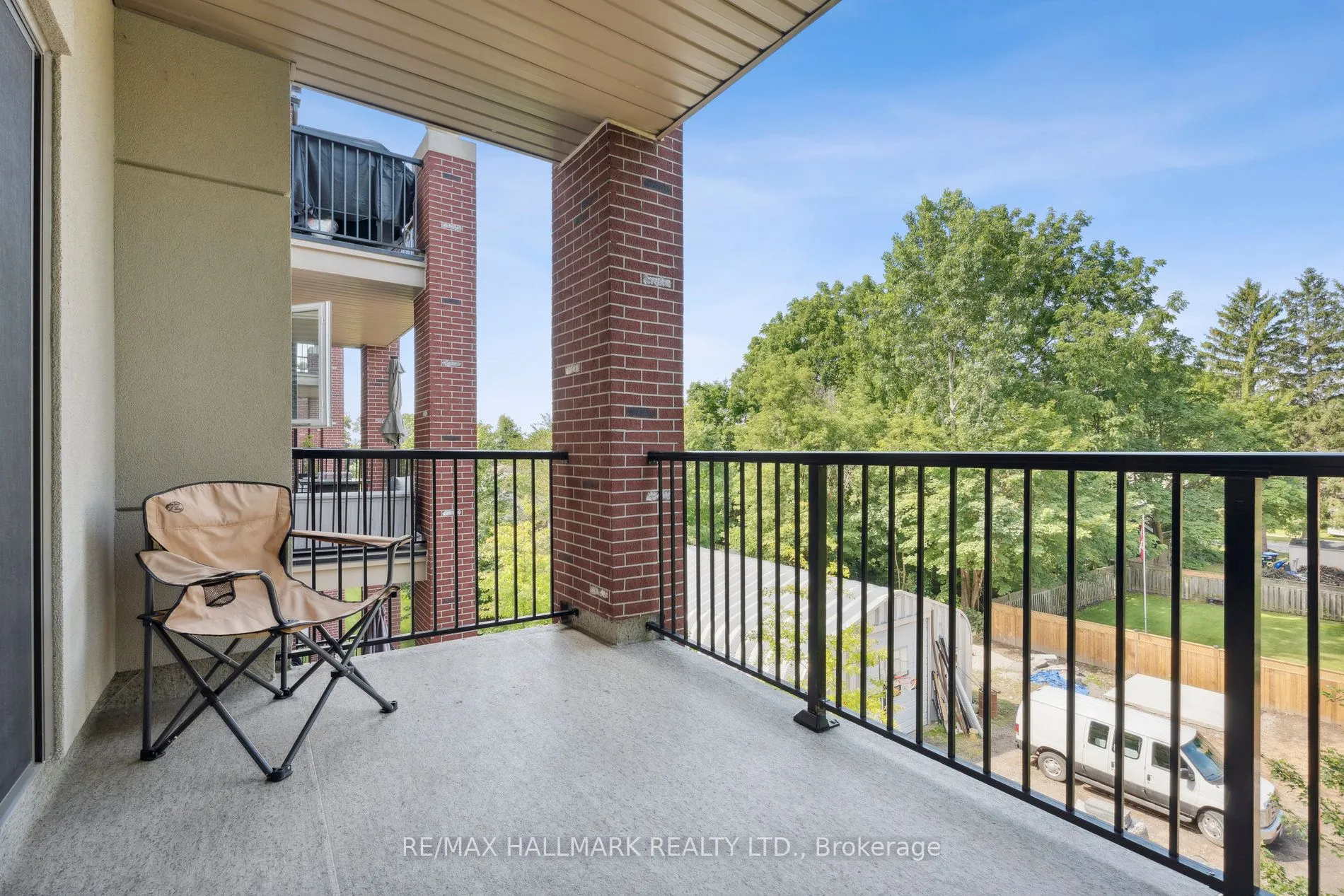 157 Wellington Street E, #304