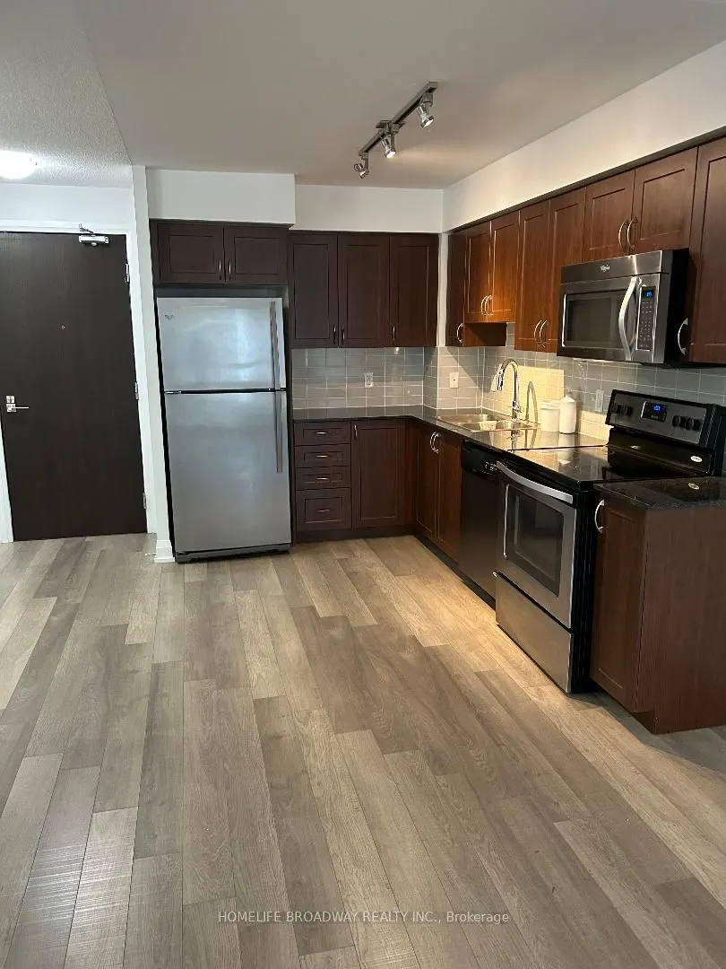 376 Highway 7 E, #511