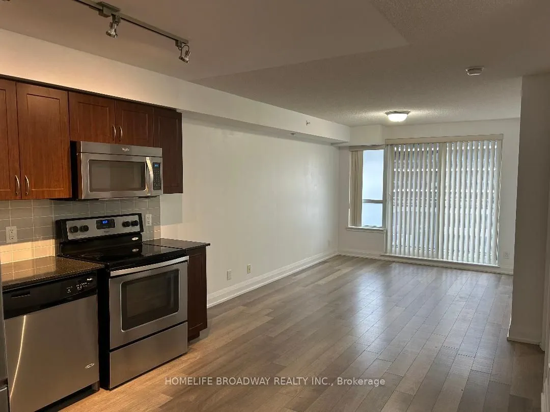 376 Highway 7 E, #511
