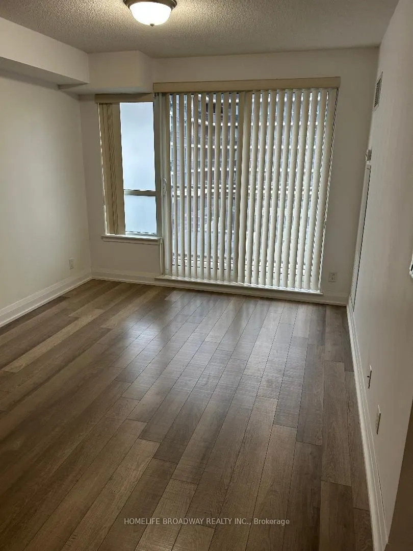 376 Highway 7 E, #511
