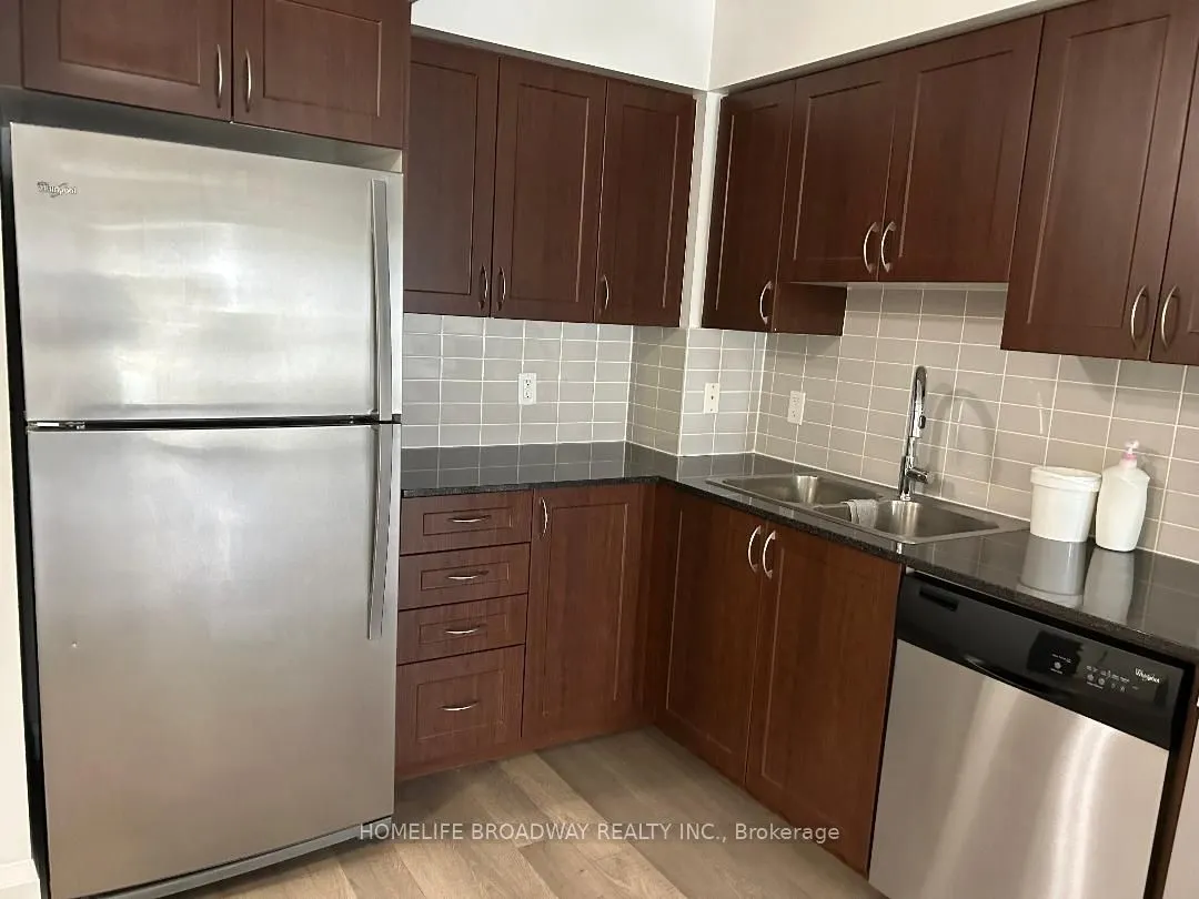 376 Highway 7 E, #511