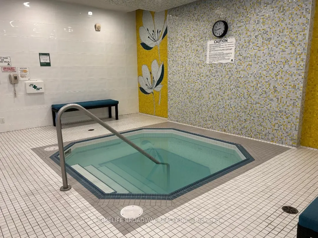 376 Highway 7 E, #511