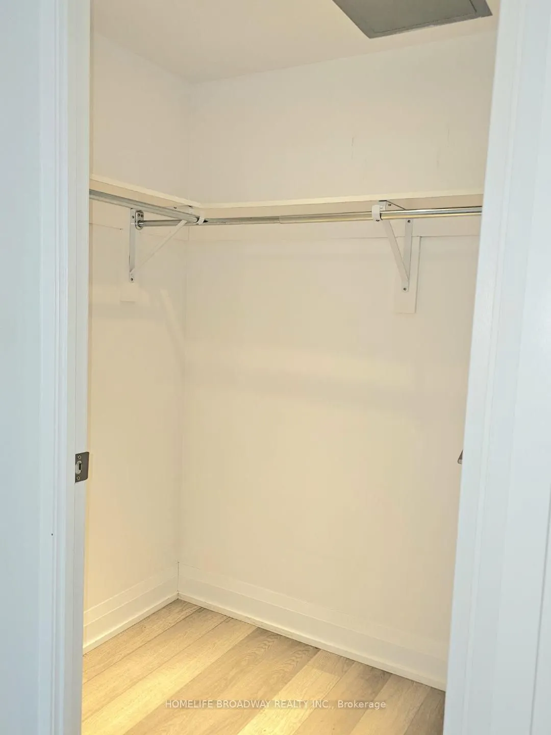 376 Highway 7 E, #511