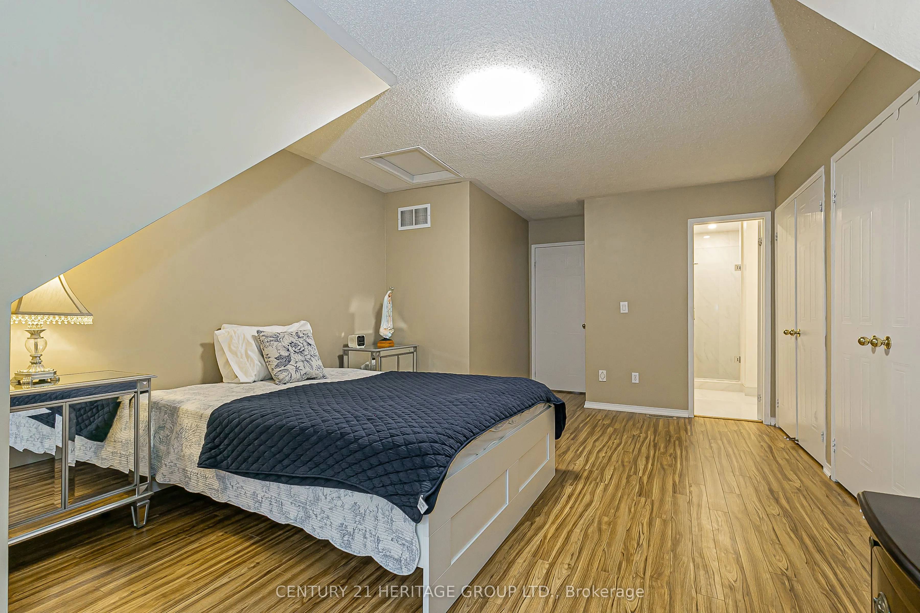 23 Observatory Lane, #66