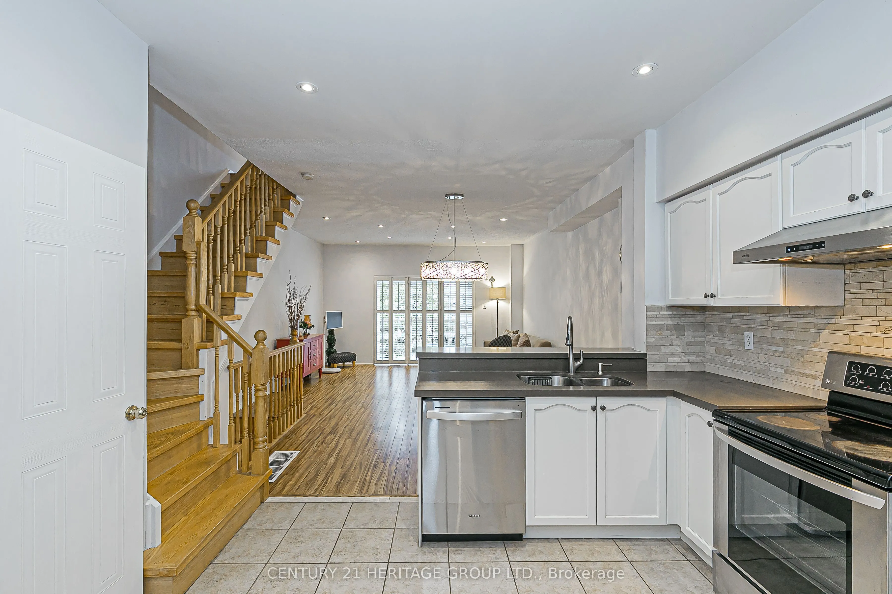 23 Observatory Lane, #66