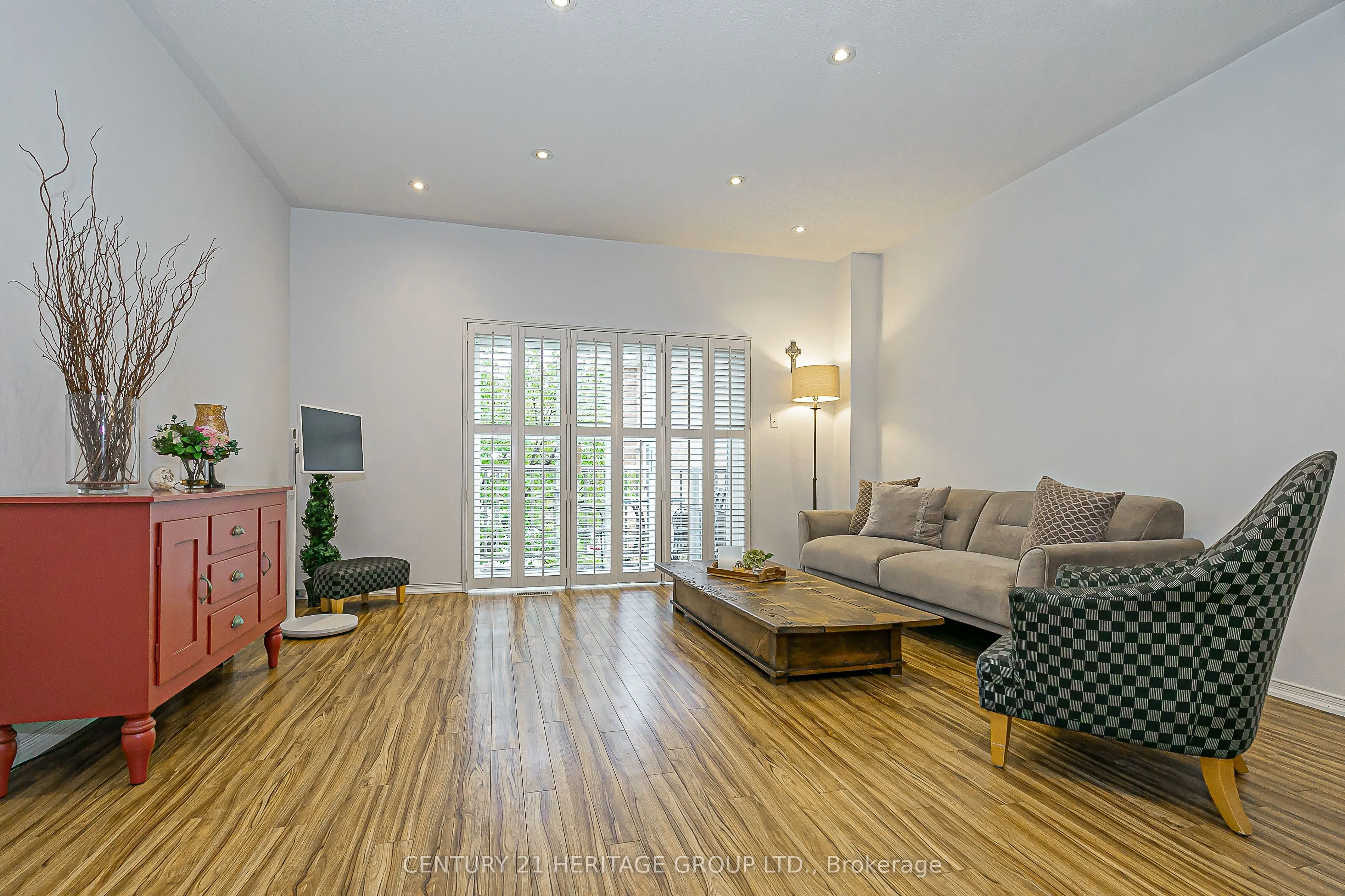 23 Observatory Lane, #66