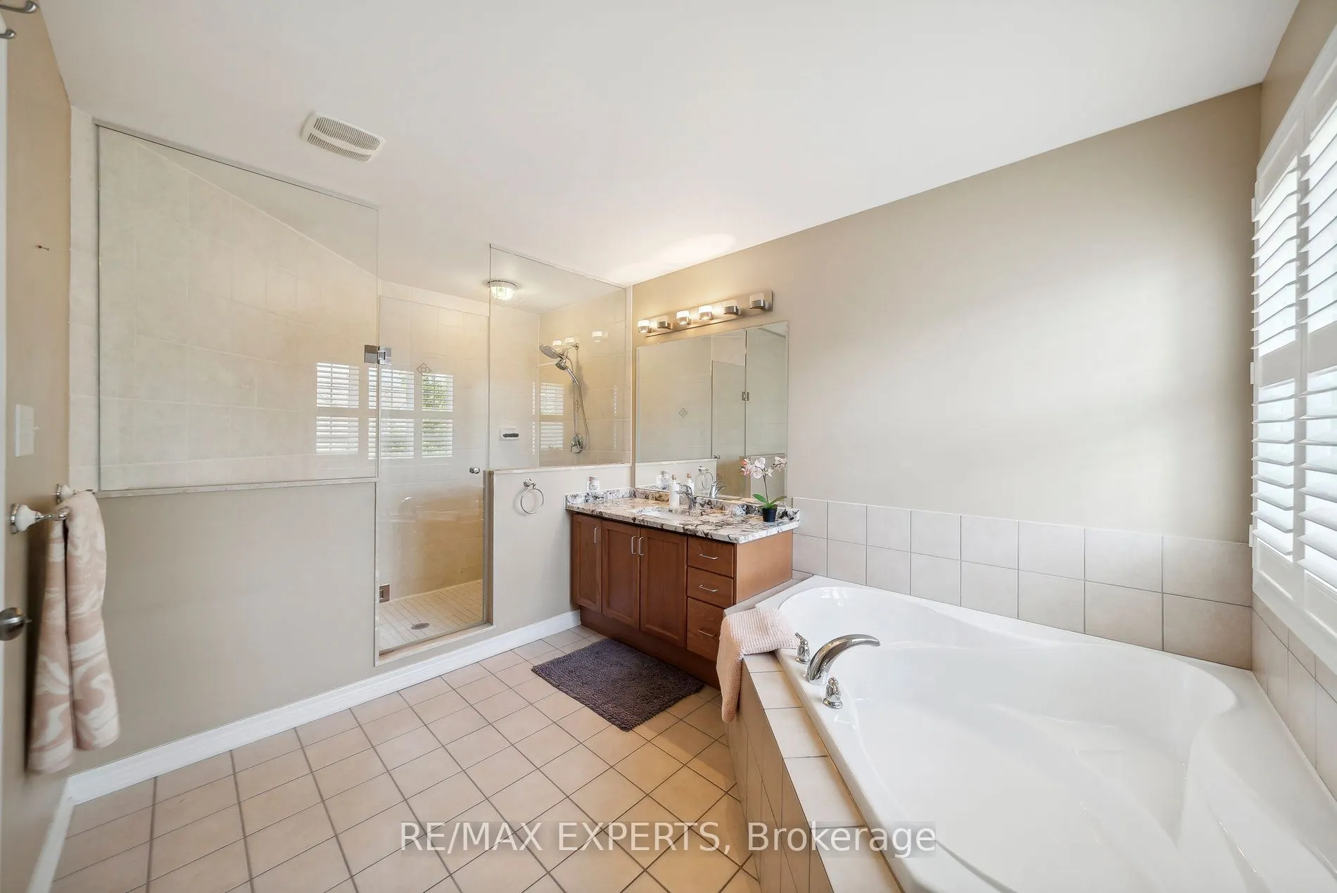 126 Josephine Road W