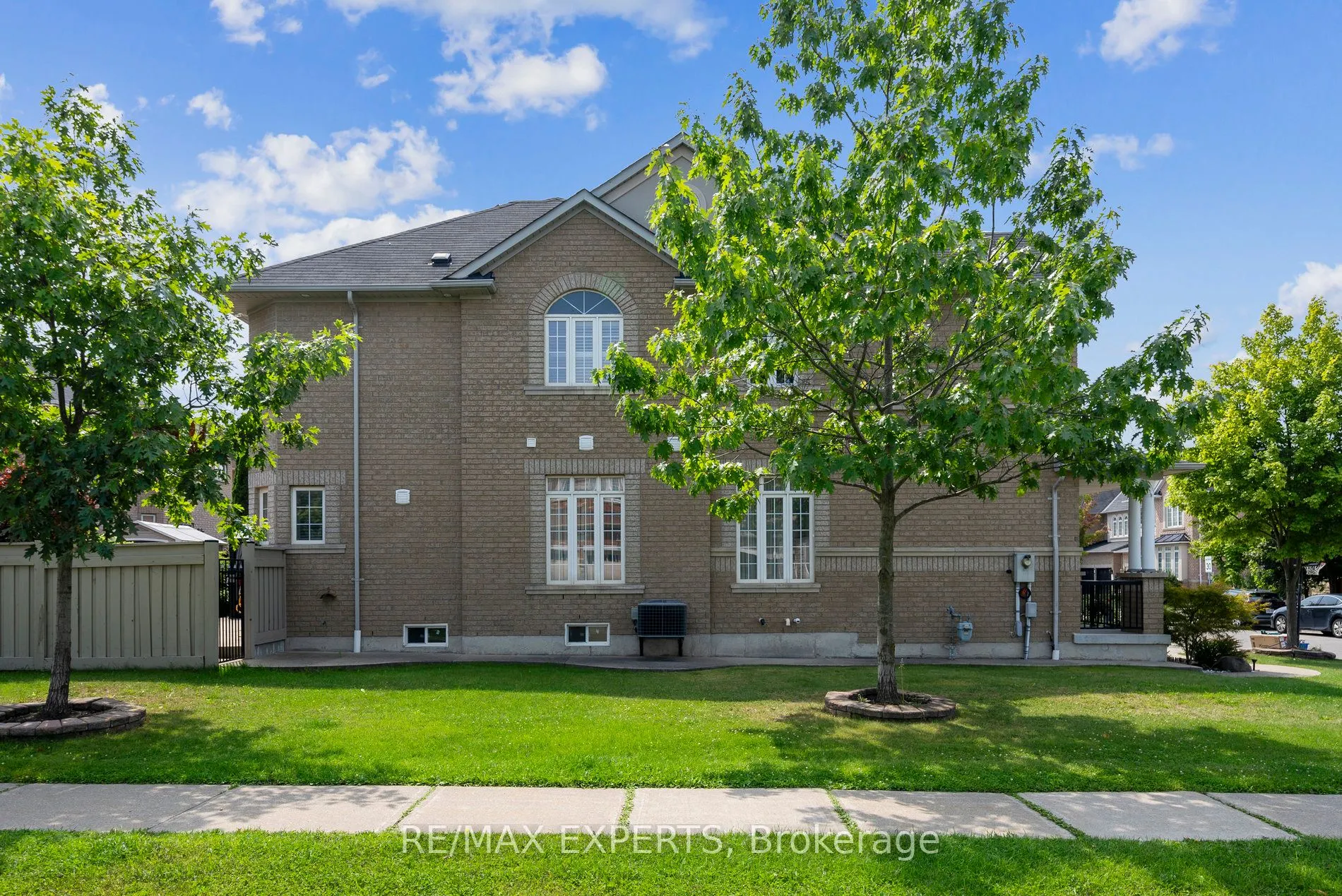 126 Josephine Road W