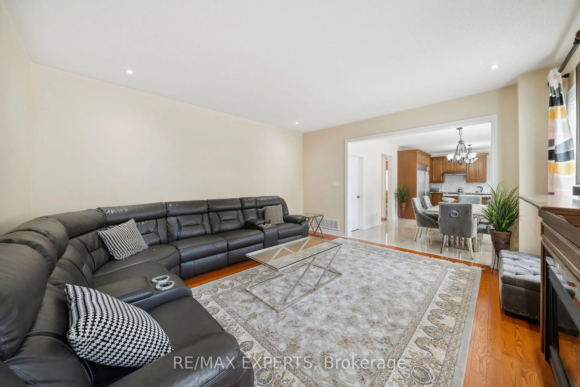 126 Josephine Road W