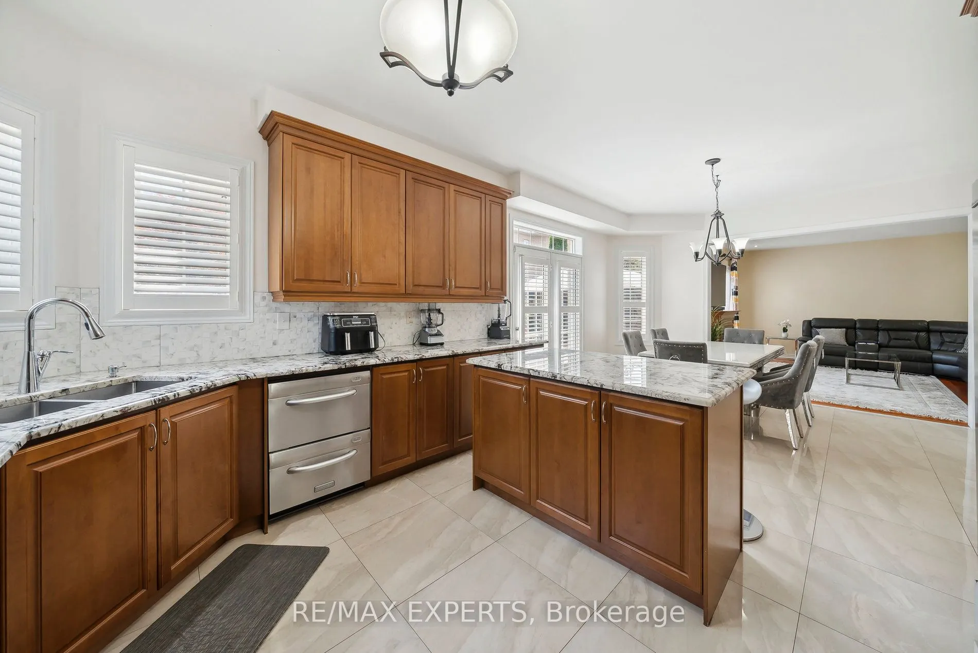 126 Josephine Road W