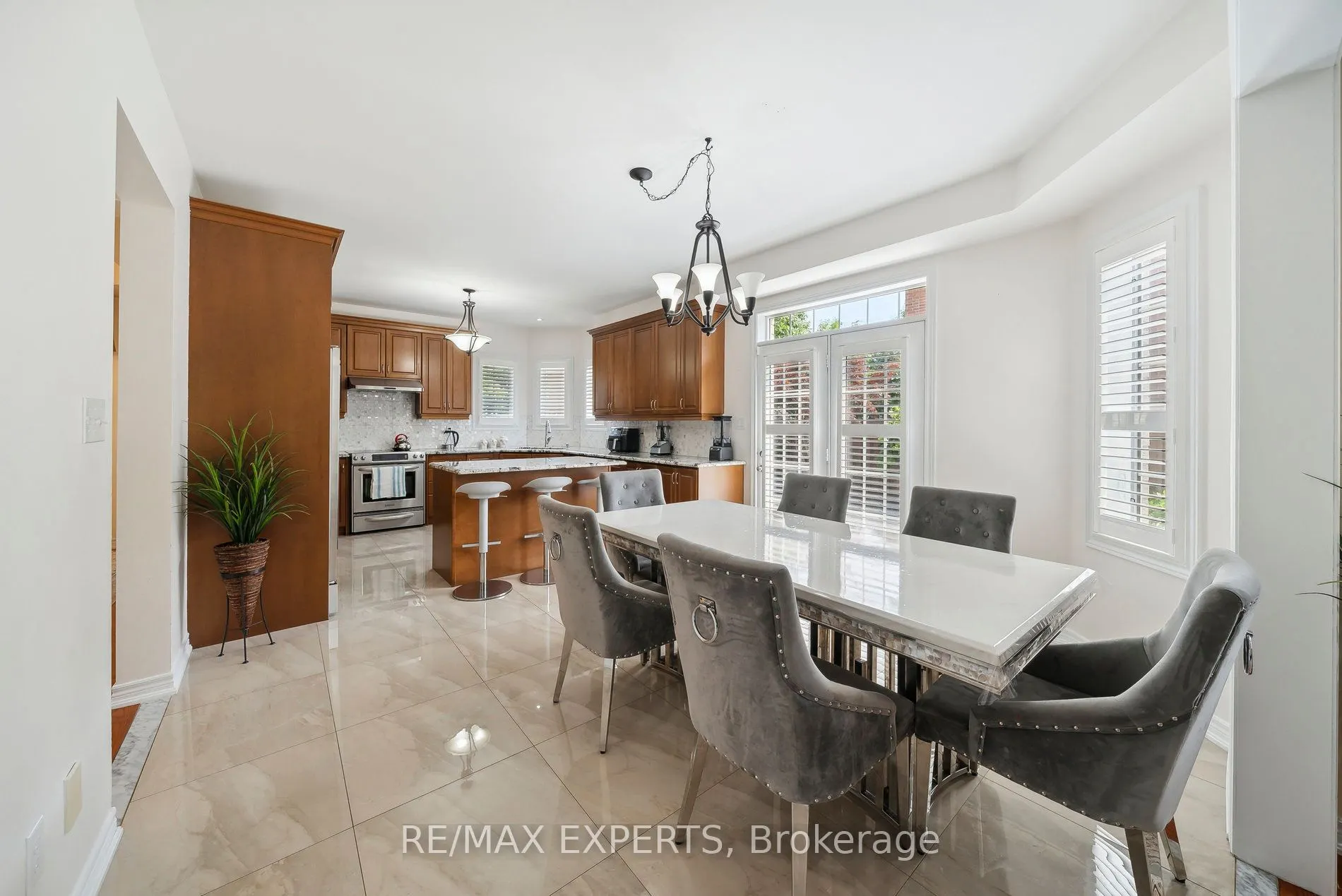 126 Josephine Road W