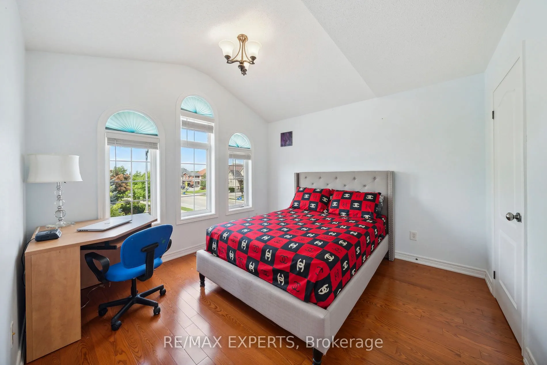 126 Josephine Road W