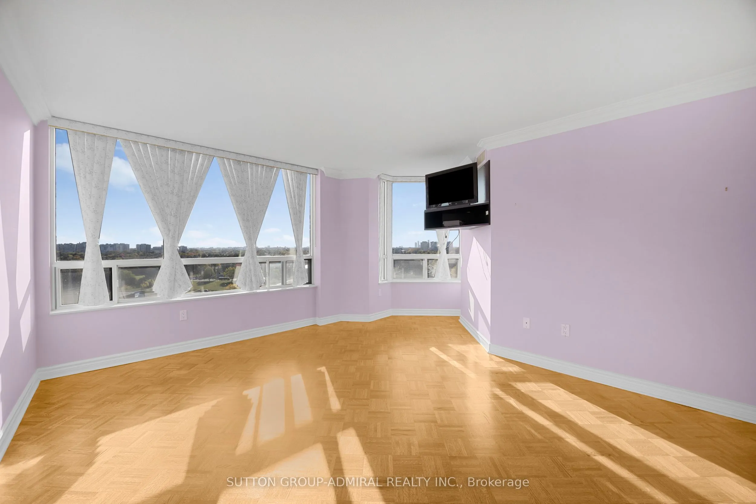 343 Clark Avenue W, #1402