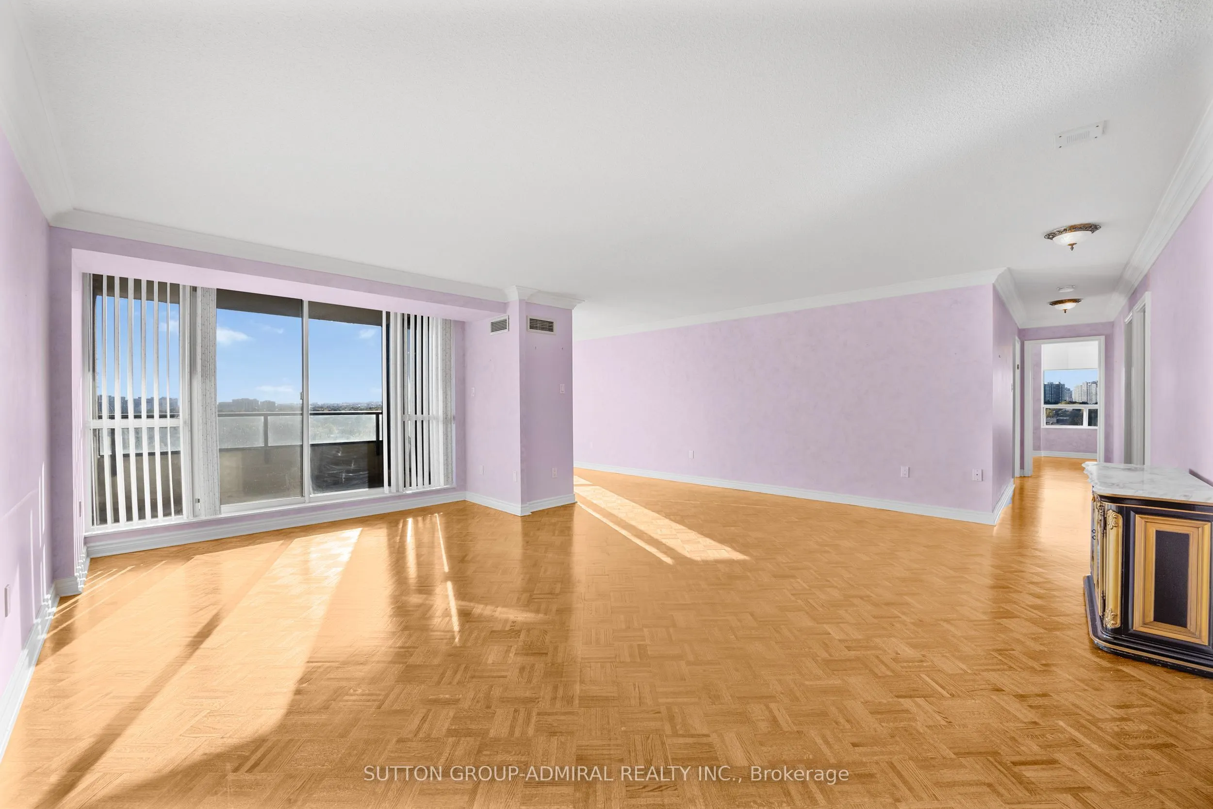 343 Clark Avenue W, #1402