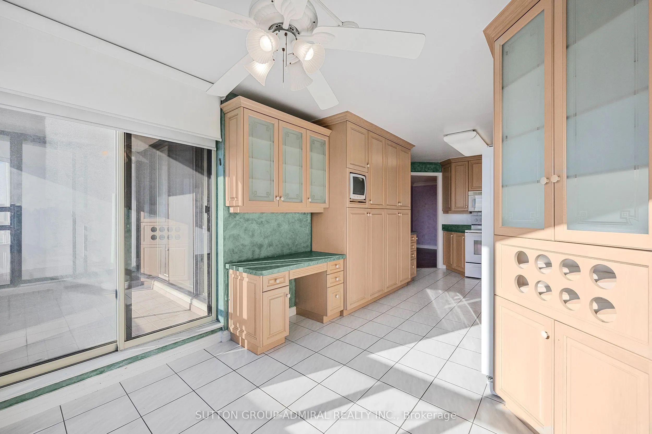343 Clark Avenue W, #1402