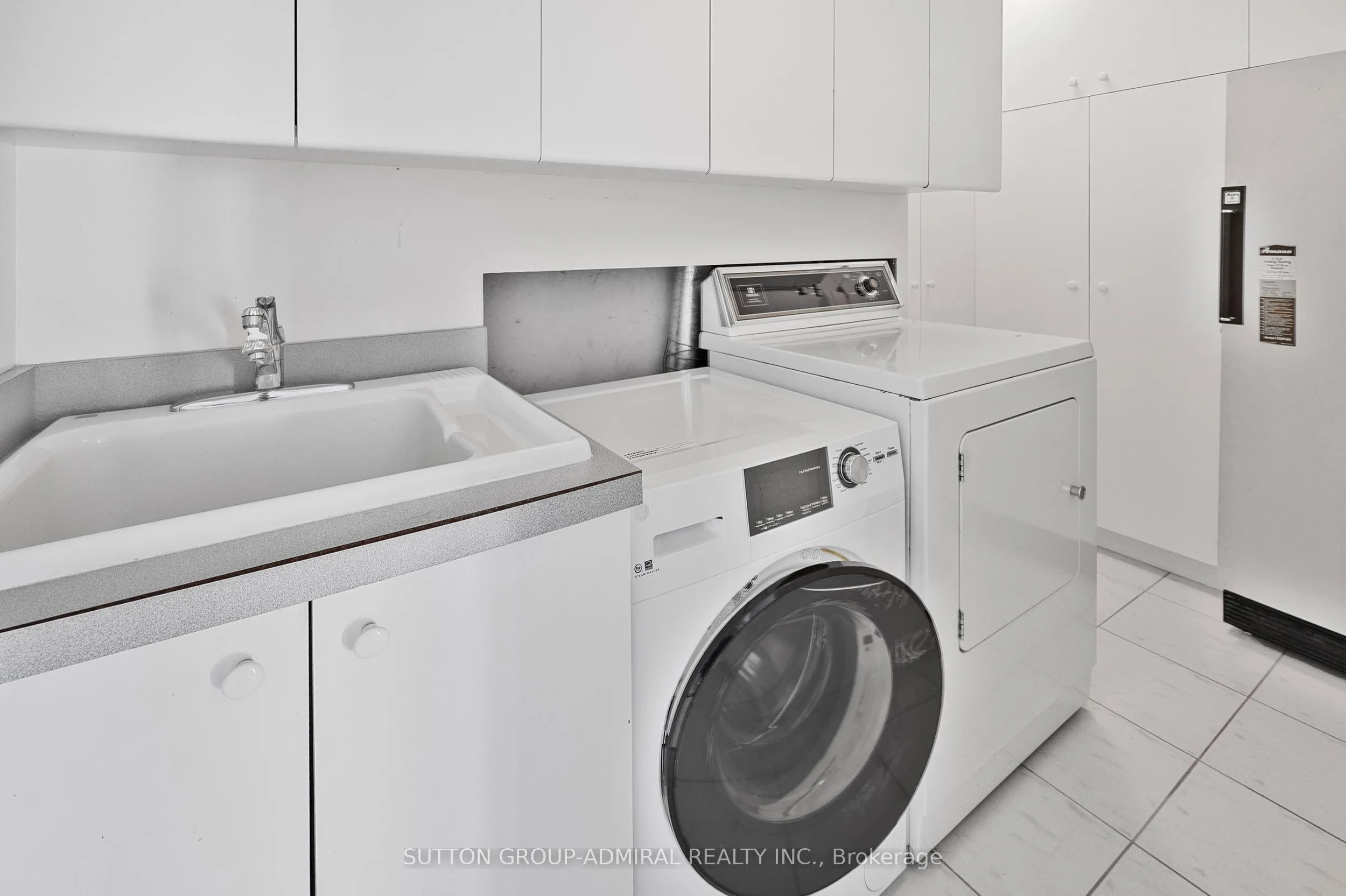 343 Clark Avenue W, #1402