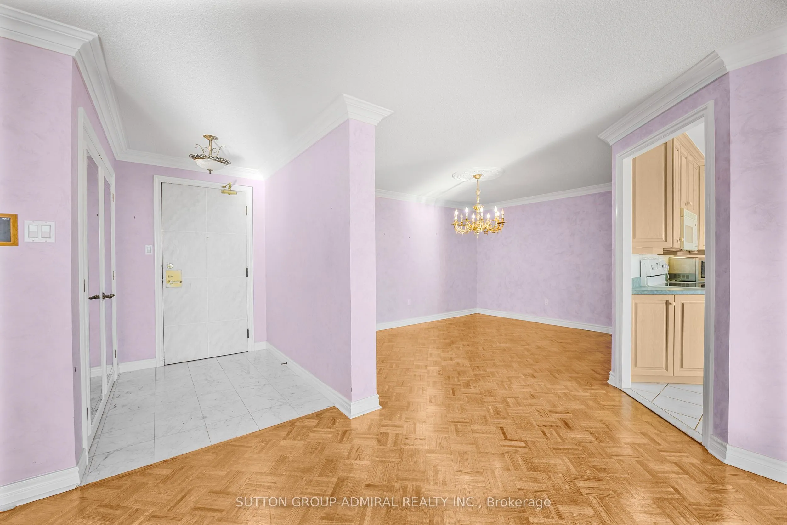 343 Clark Avenue W, #1402