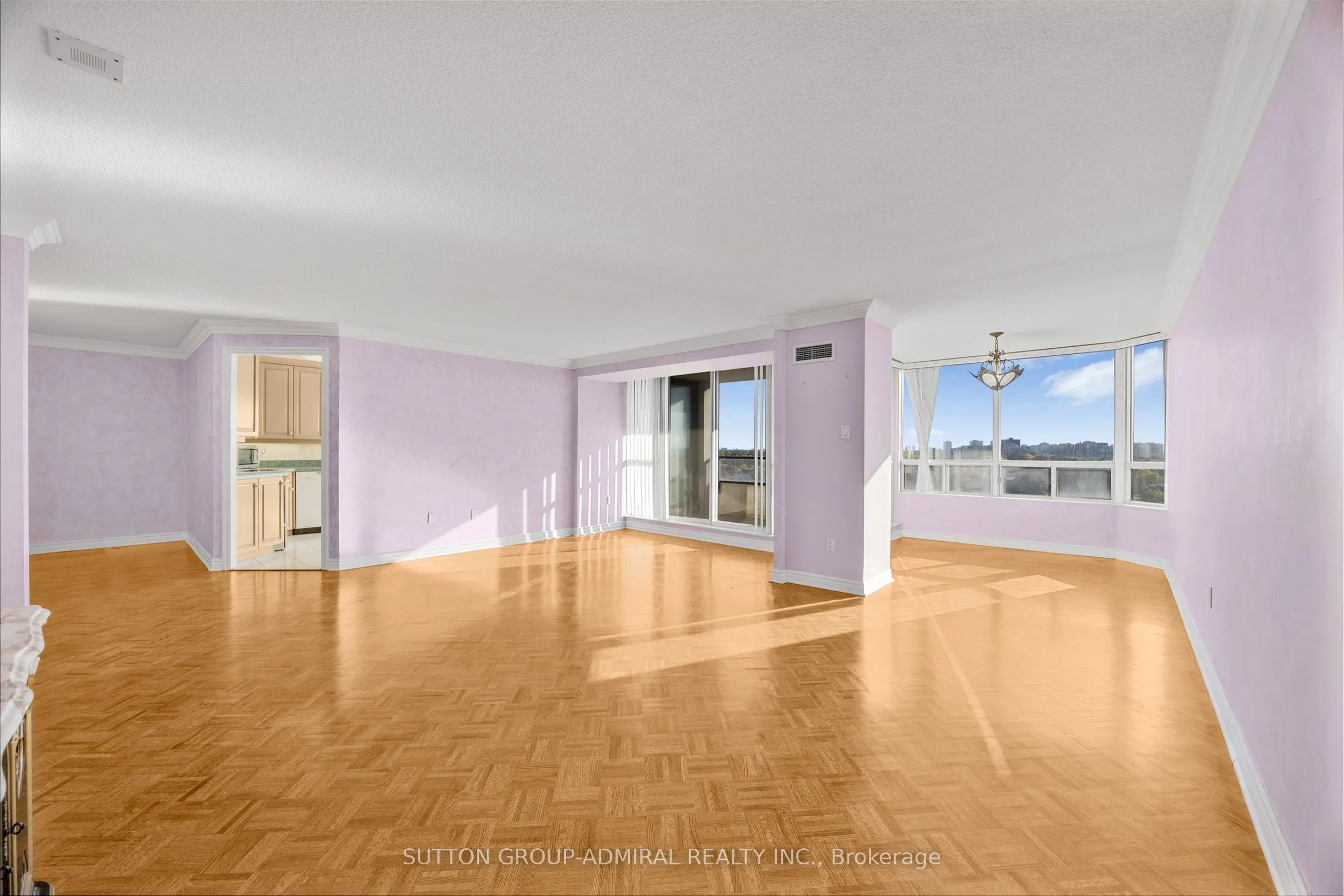 343 Clark Avenue W, #1402