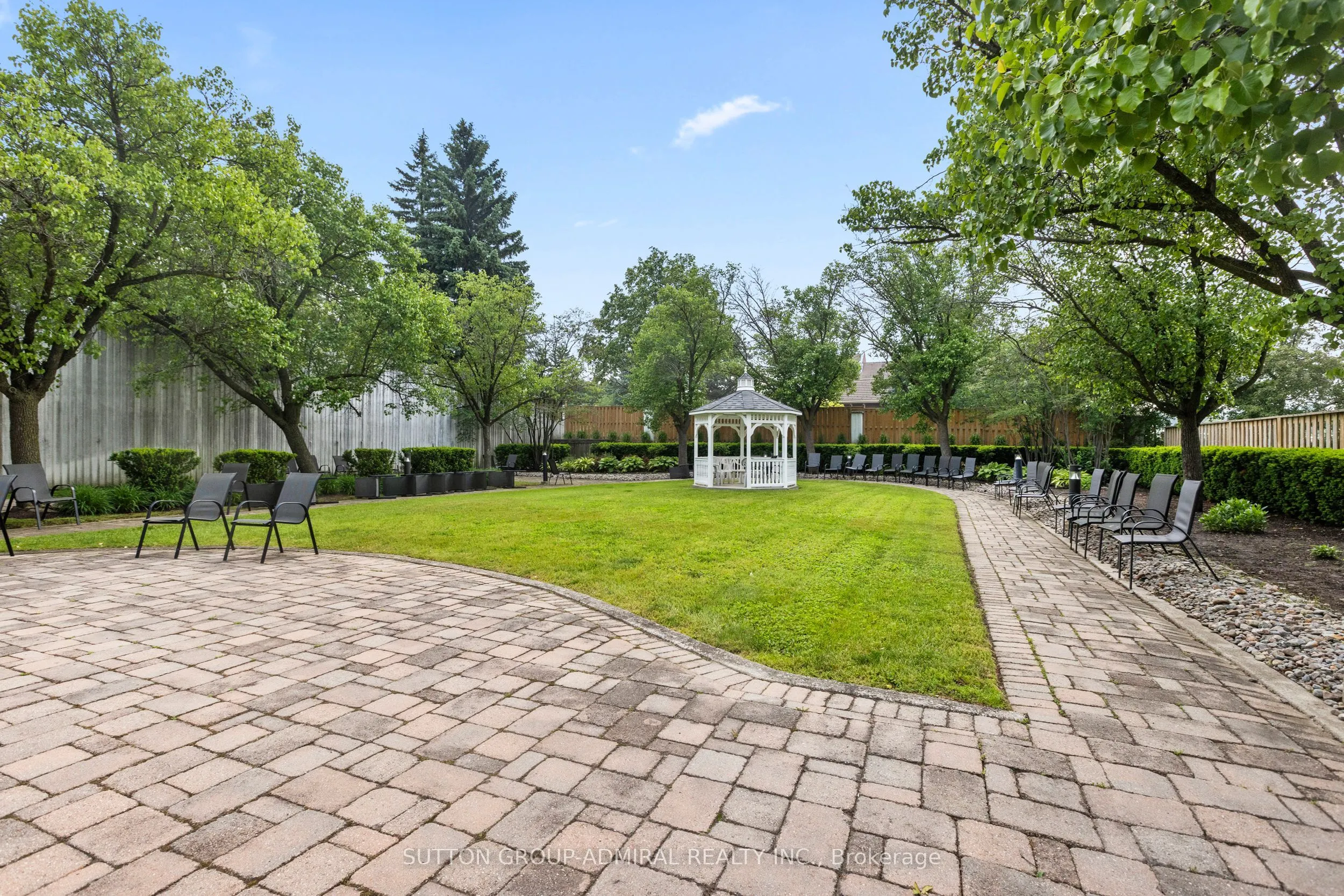 343 Clark Avenue W, #1402