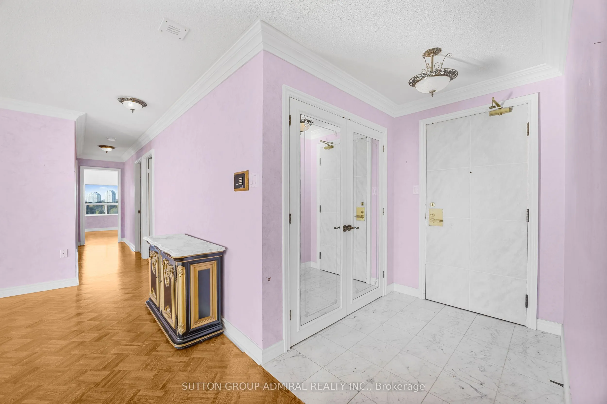 343 Clark Avenue W, #1402