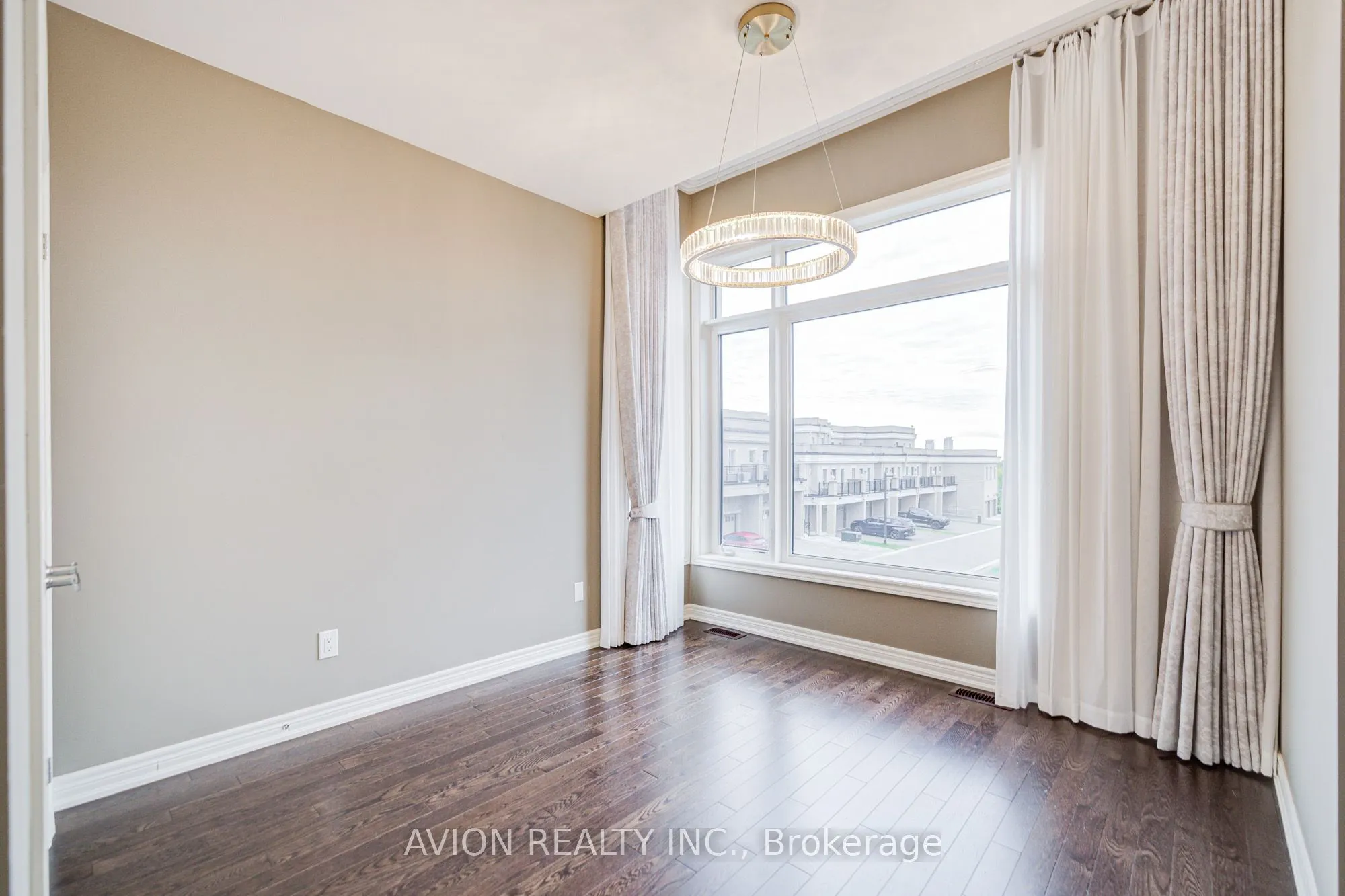 16 Callisto Lane