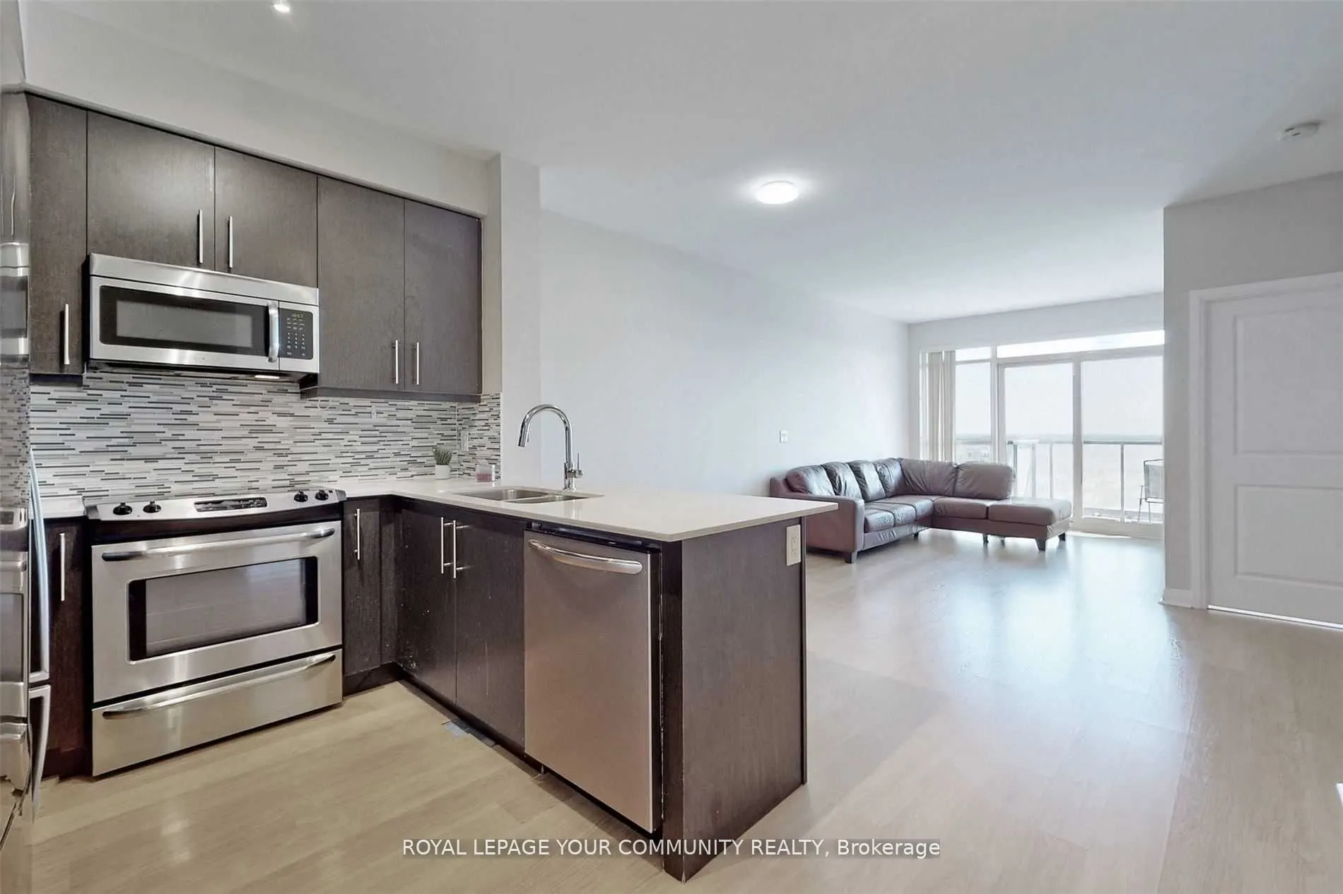 55 Oneida Crescent, #LPH01