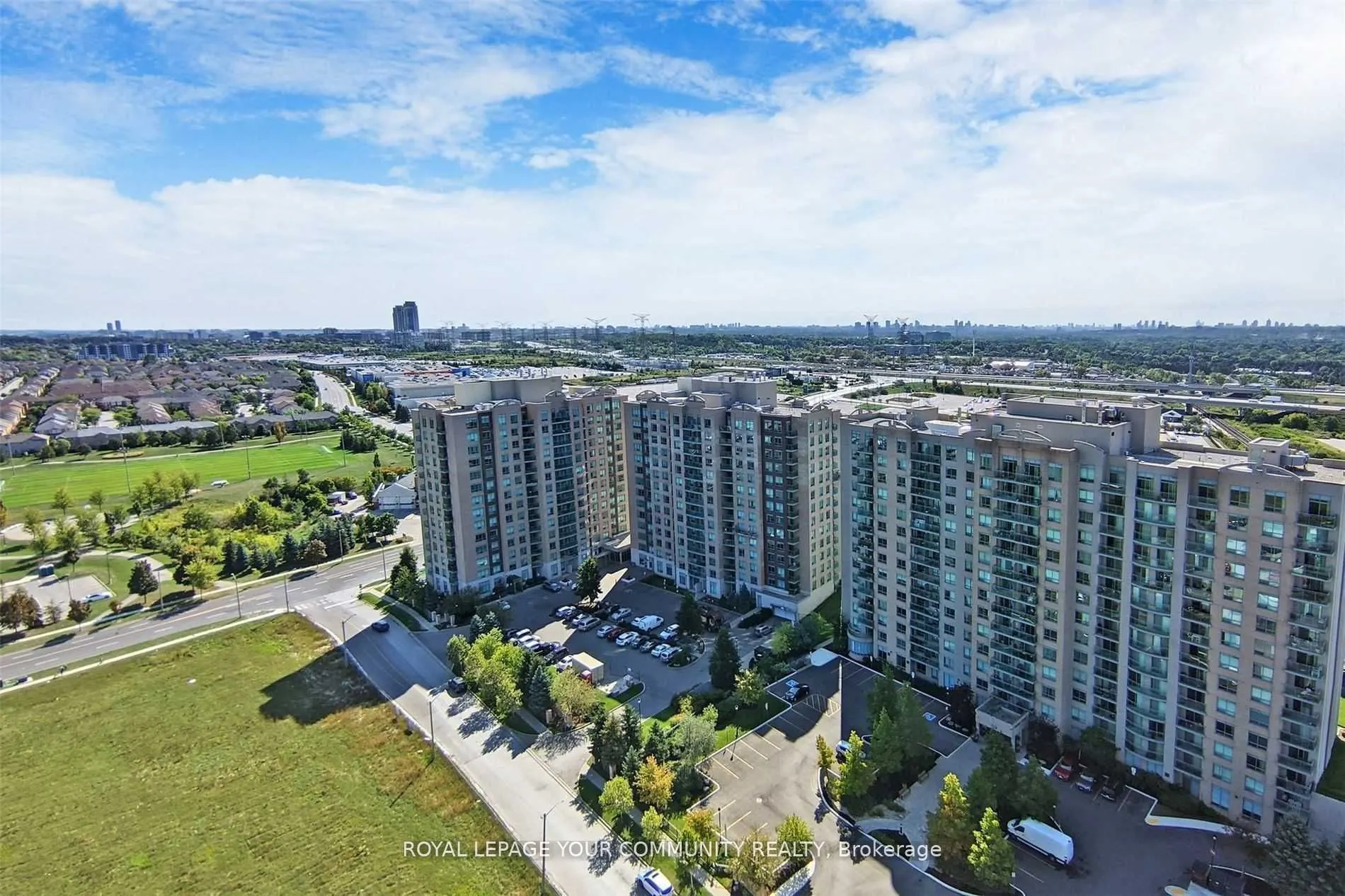 55 Oneida Crescent, #LPH01