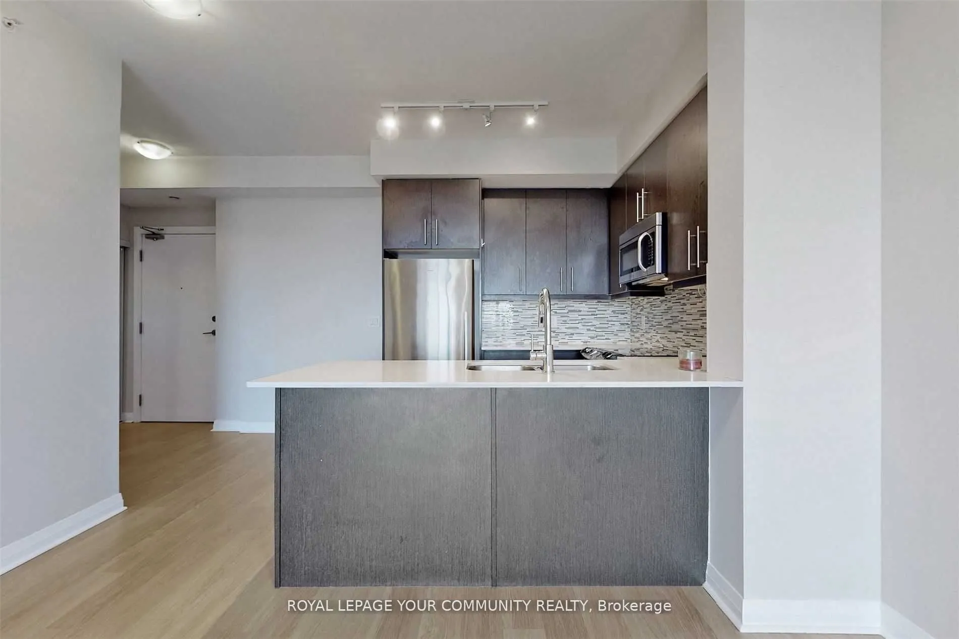 55 Oneida Crescent, #LPH01